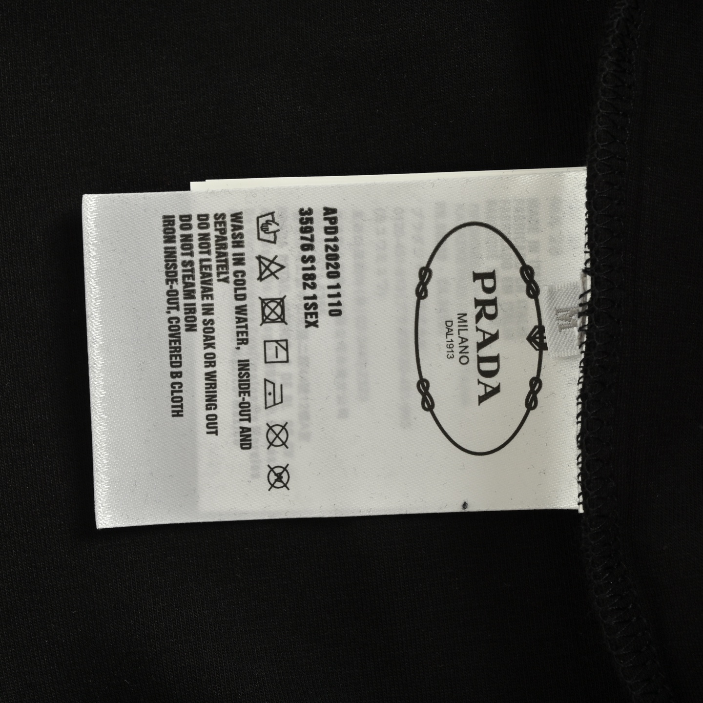 Prada/普拉达 25Fw 下摆红条拉链口袋连帽卫衣 Prada/普拉达 25Fw 下摆红条拉链口袋连帽卫衣