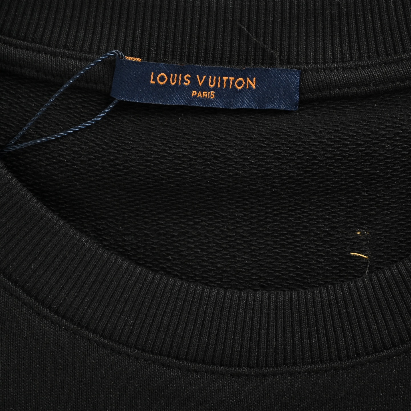 Louis Vuitton/路易威登 25Fw 撞色四花刺绣圆领卫衣 黑色 米杏色 Louis Vuitton/路易威登 25Fw 撞色四花刺绣圆领卫衣 黑色 米杏色