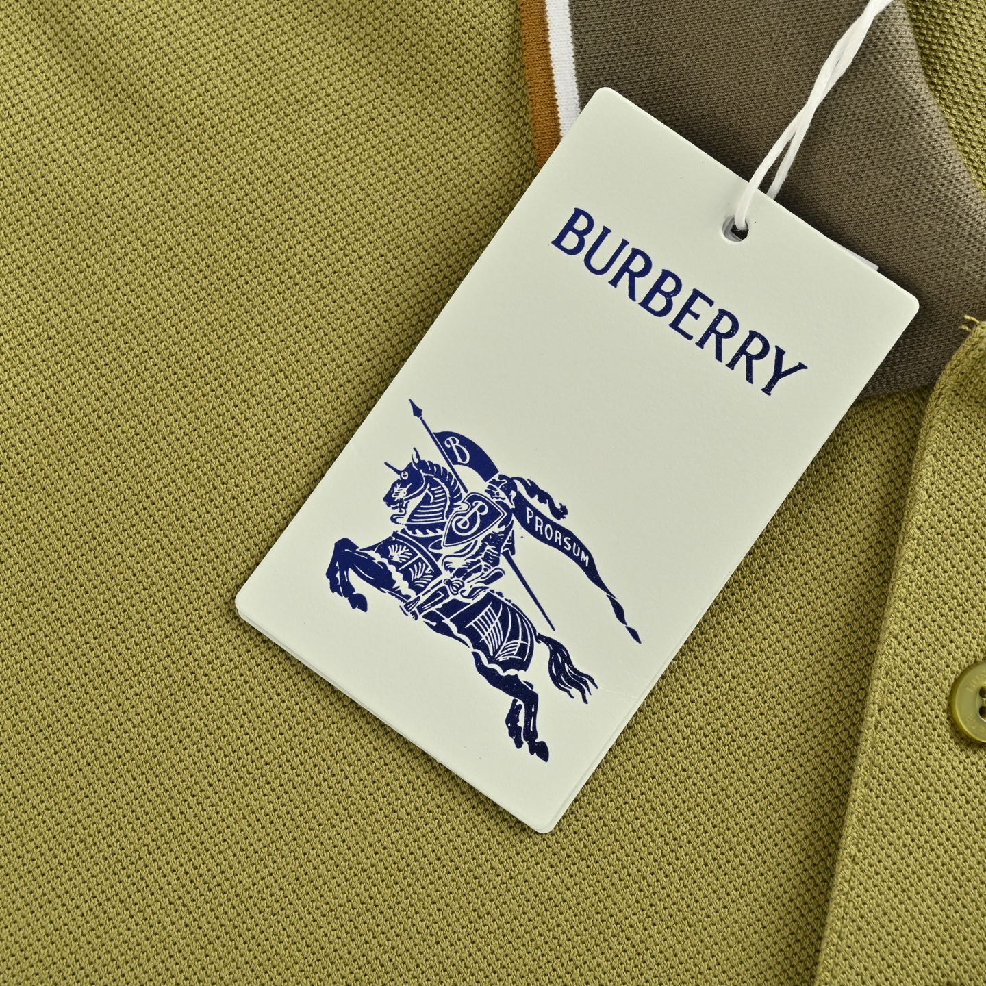 Burberry/巴宝莉 25ss 领口织带字母Polo短袖
