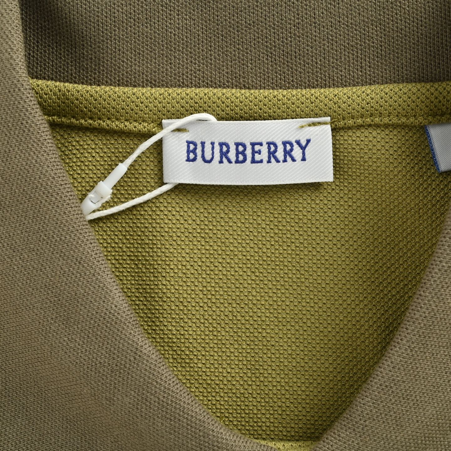 Burberry/巴宝莉 25ss 领口织带字母Polo短袖