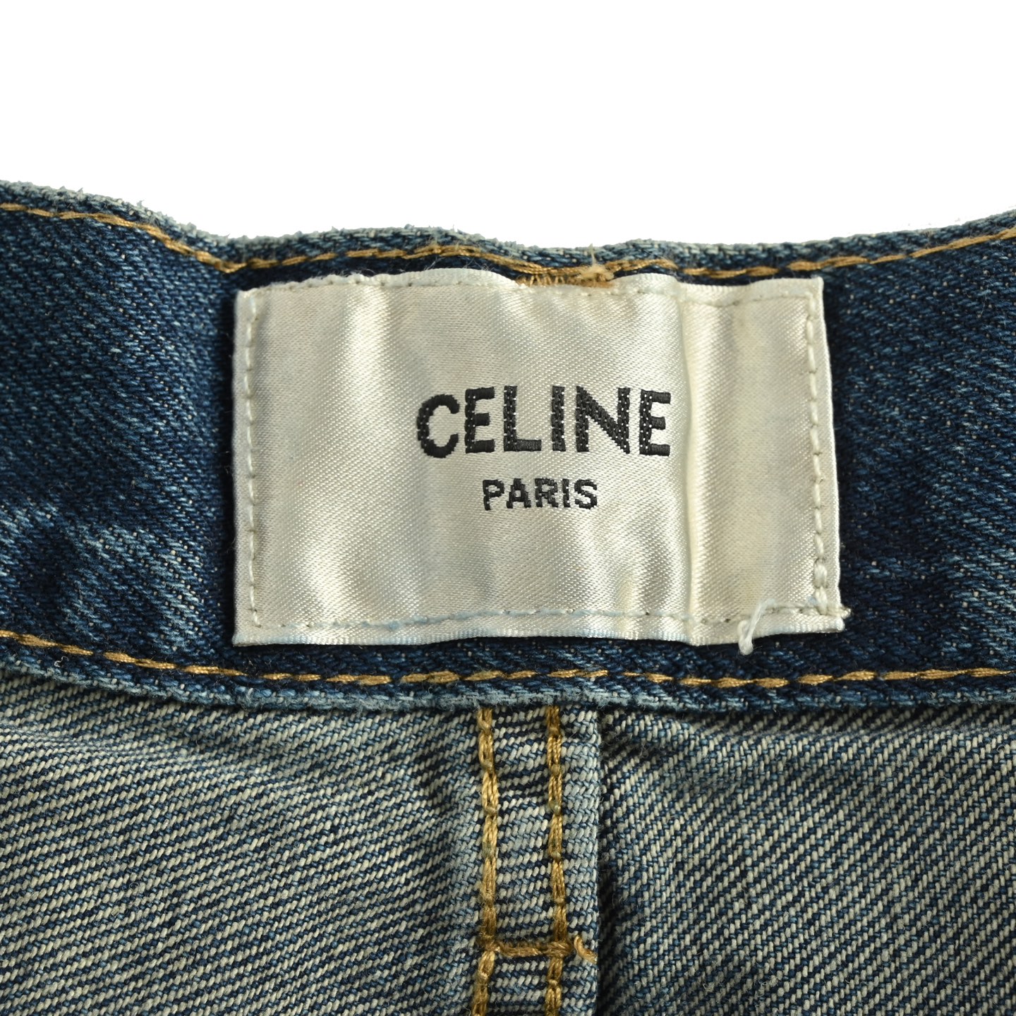 Celine/赛琳 刀割破洞牛仔裤 经典水洗色泽 Celine/赛琳 刀割破洞牛仔裤 经典水洗色泽