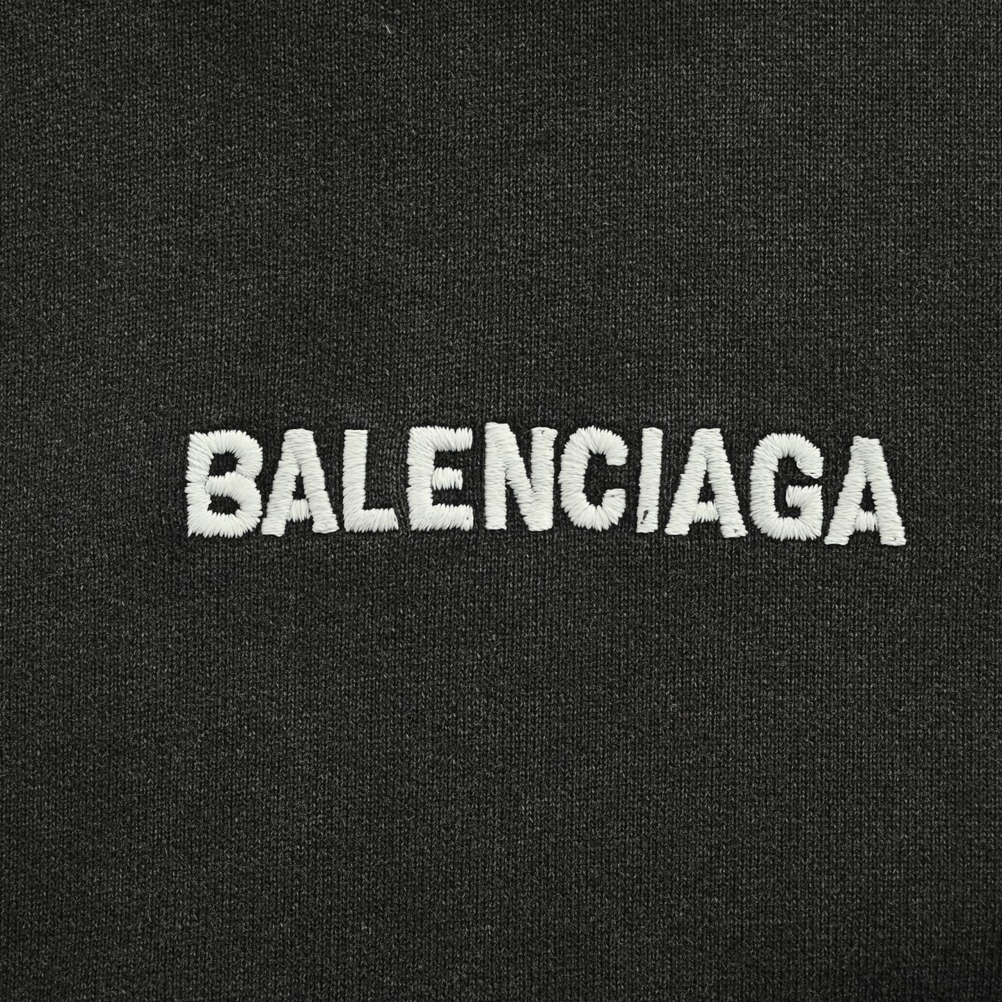Balenciaga/巴黎世家 25Fw 油漆喷墨刺绣连帽卫衣 黑灰