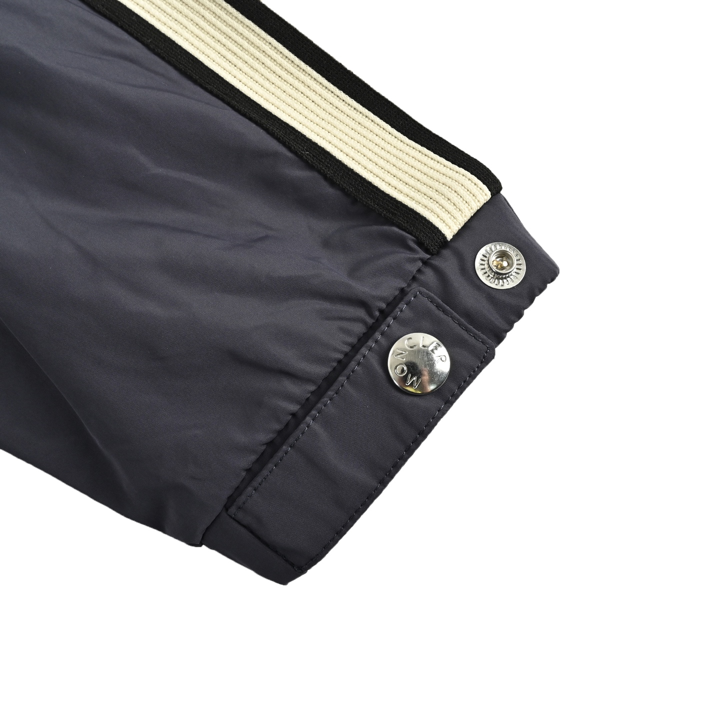 Moncler/蒙口 25Fw 徽标织带尼龙冲锋衣夹克外套-High Quatity Cheap Brand wholesale wholesaler seller Clothes Bags handbags Sneakers Top Fashion Clothing Shoes from China Factory Chinese suppliers best Quality Beautiful Price Moncler/蒙口 25Fw 徽标织带尼龙冲锋衣夹克外套