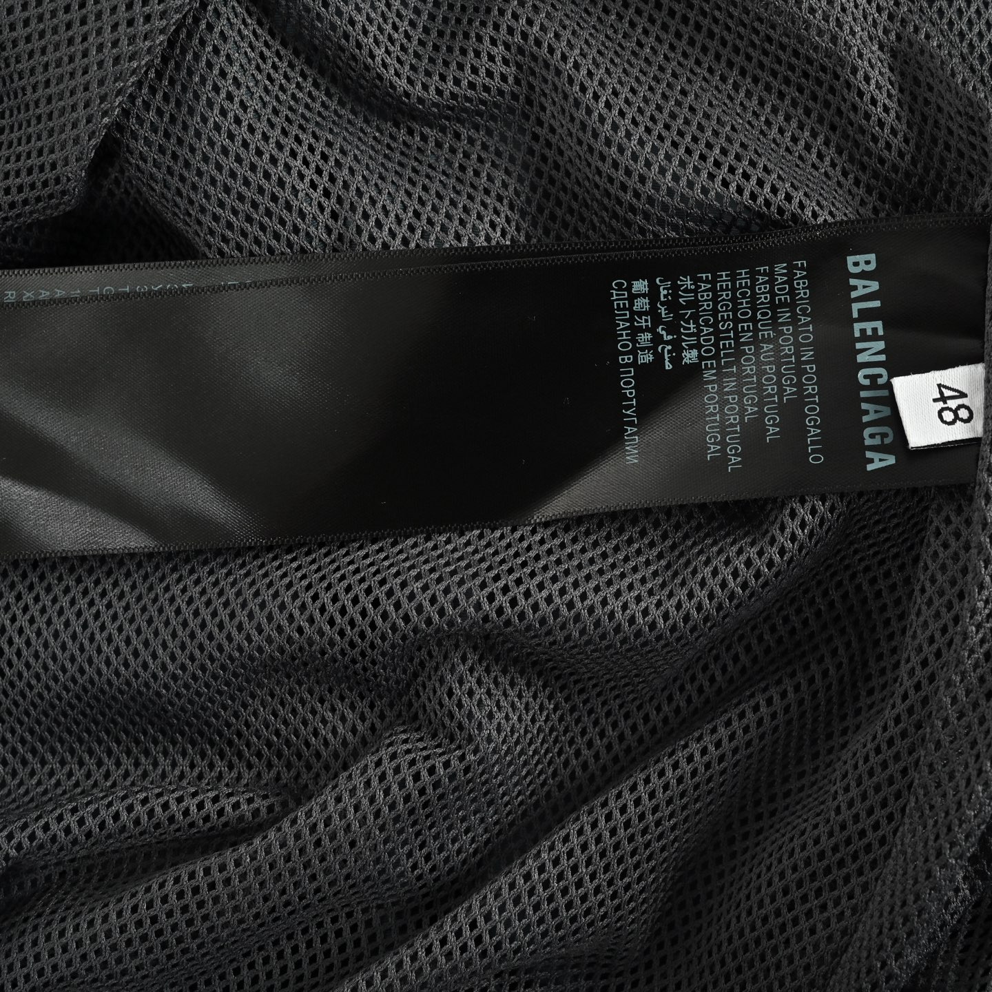 Balenciaga/巴黎世家 25Fw 前小后大字母立领外套 Balenciaga/巴黎世家 25Fw 前小后大字母立领外套