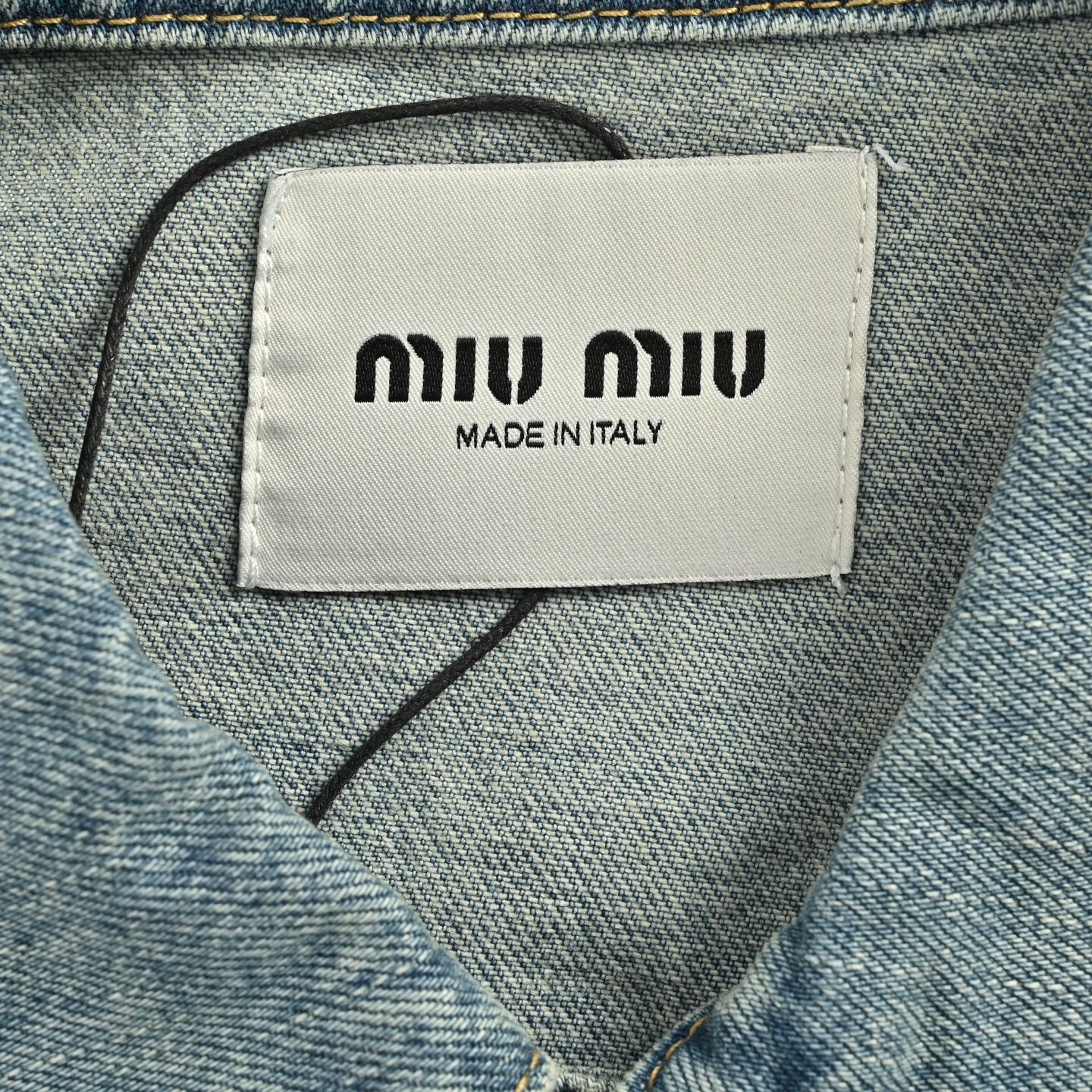 Miu Miu 24Fw Miu字母贴布绣牛仔外套 Miu Miu 24Fw Miu字母贴布绣牛仔外套