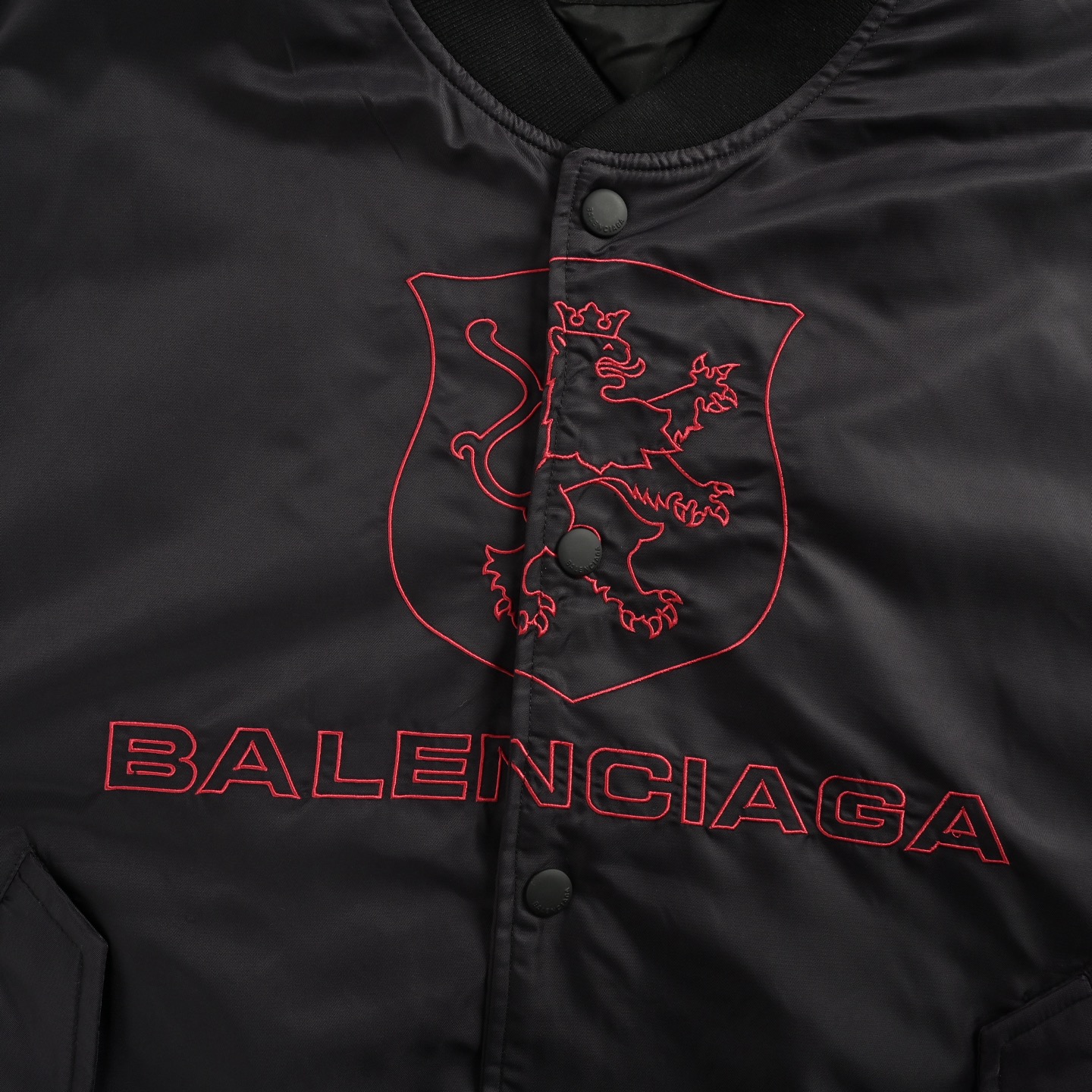 Balenciaga/巴黎世家 24Fw 曼联队标刺绣棉服外套 薄夹棉款