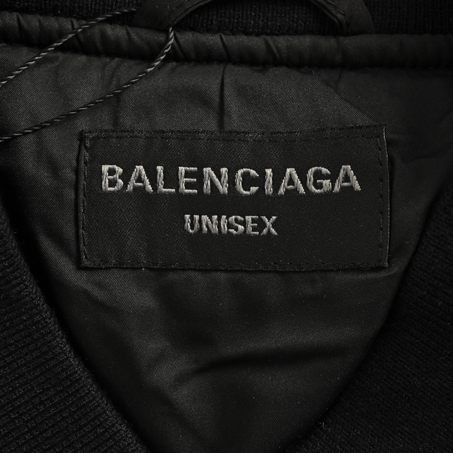 Balenciaga/巴黎世家 24Fw 曼联队标刺绣棉服外套 薄夹棉款