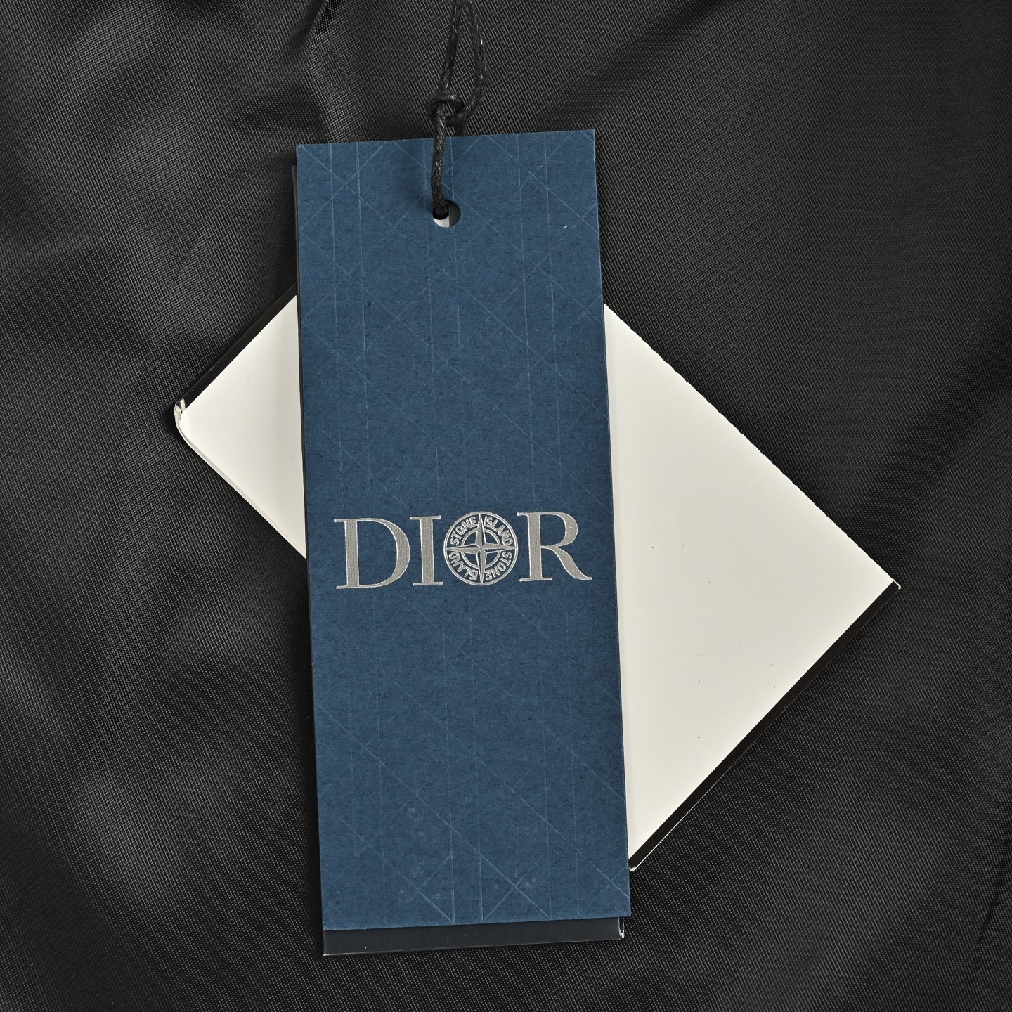 Dior/迪奥 石头岛联名刺绣徽标棒球服外套 定制定染纯棉混纺材质 Dior/迪奥 石头岛联名刺绣徽标棒球服外套 定制定染纯棉混纺材质