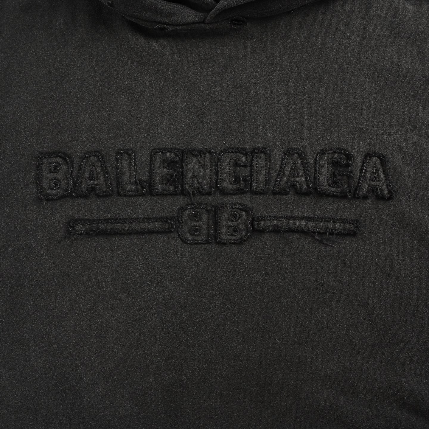 Balenciaga/巴黎世家 25ss贴布暗标连帽卫衣洗水黑