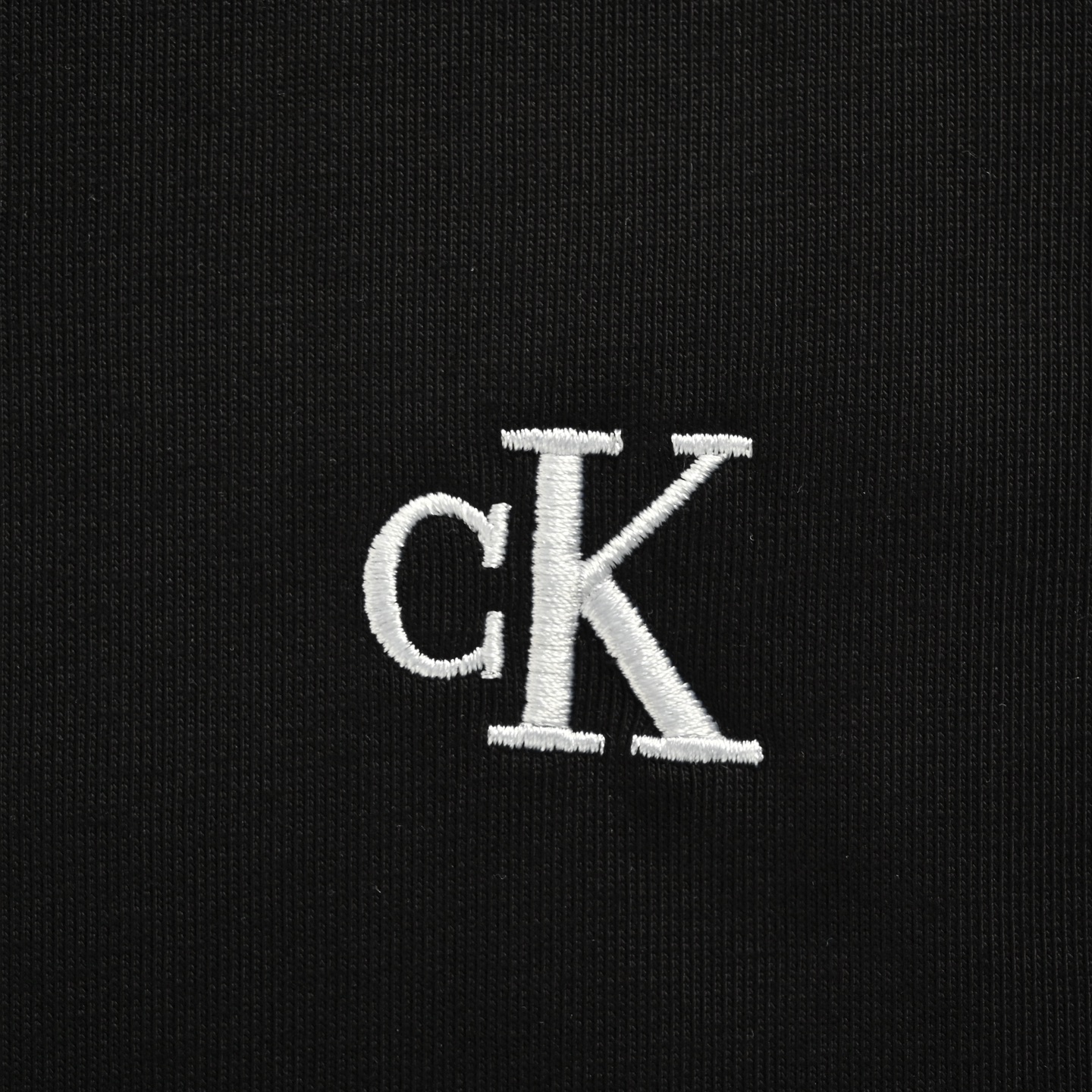 Calvin Klein/CK 背后字母浮雕长袖T恤 Calvin Klein/CK 背后字母浮雕长袖T恤