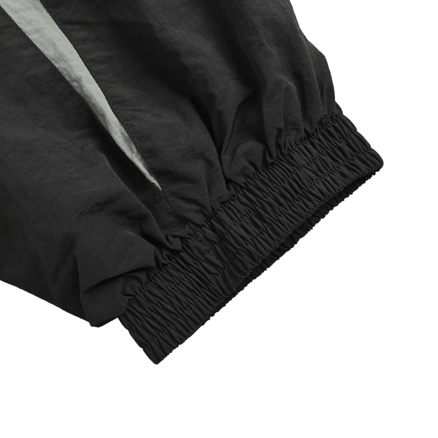 Balenciaga/巴黎世家 25Fw 蝙蝠侠重工刺绣拼接夹克外套 Balenciaga/巴黎世家 25Fw 蝙蝠侠重工刺绣拼接夹克外套