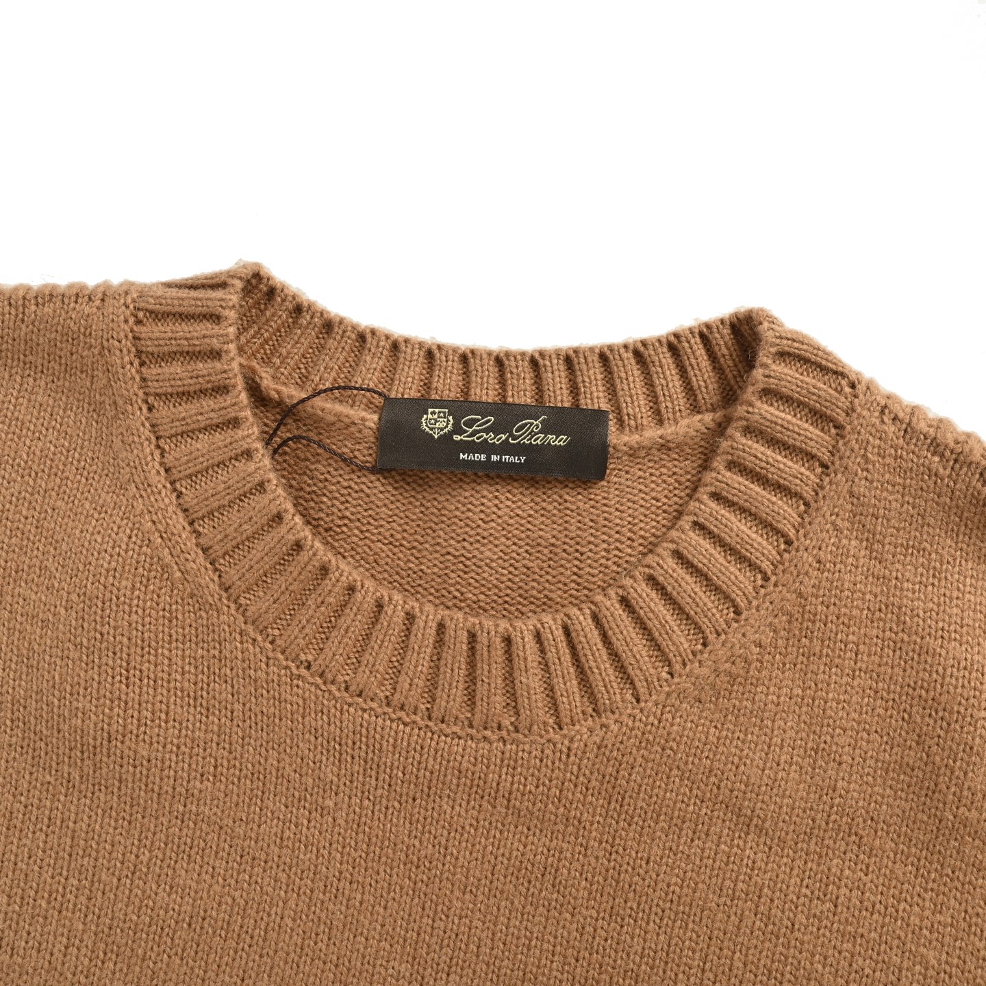 Loro Piana LP 针织圆领毛衣 本产品跟据原版采用百分百长绒棉 Loro Piana LP 针织圆领毛衣 本产品跟据原版采用百分百长绒棉