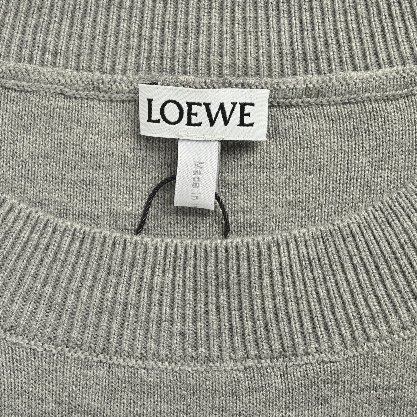 Loewe 罗意威 肘部浮雕刺绣圆领毛衣-Chinese UA Cheap High Quatity Brand Clothes Bags handbags Sneakers wholesale wholesaler seller from China Factory suppliers Fashion Clothing Shoes best Quality Beautiful Price Loewe 罗意威 肘部浮雕刺绣圆领毛衣