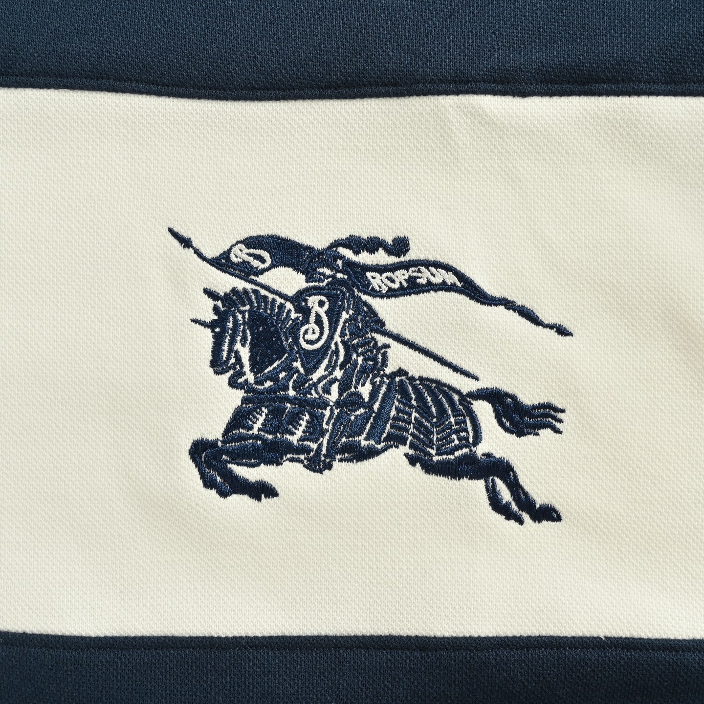 Burberry/巴宝莉 25Fw 拼接战马翻领Polo长袖