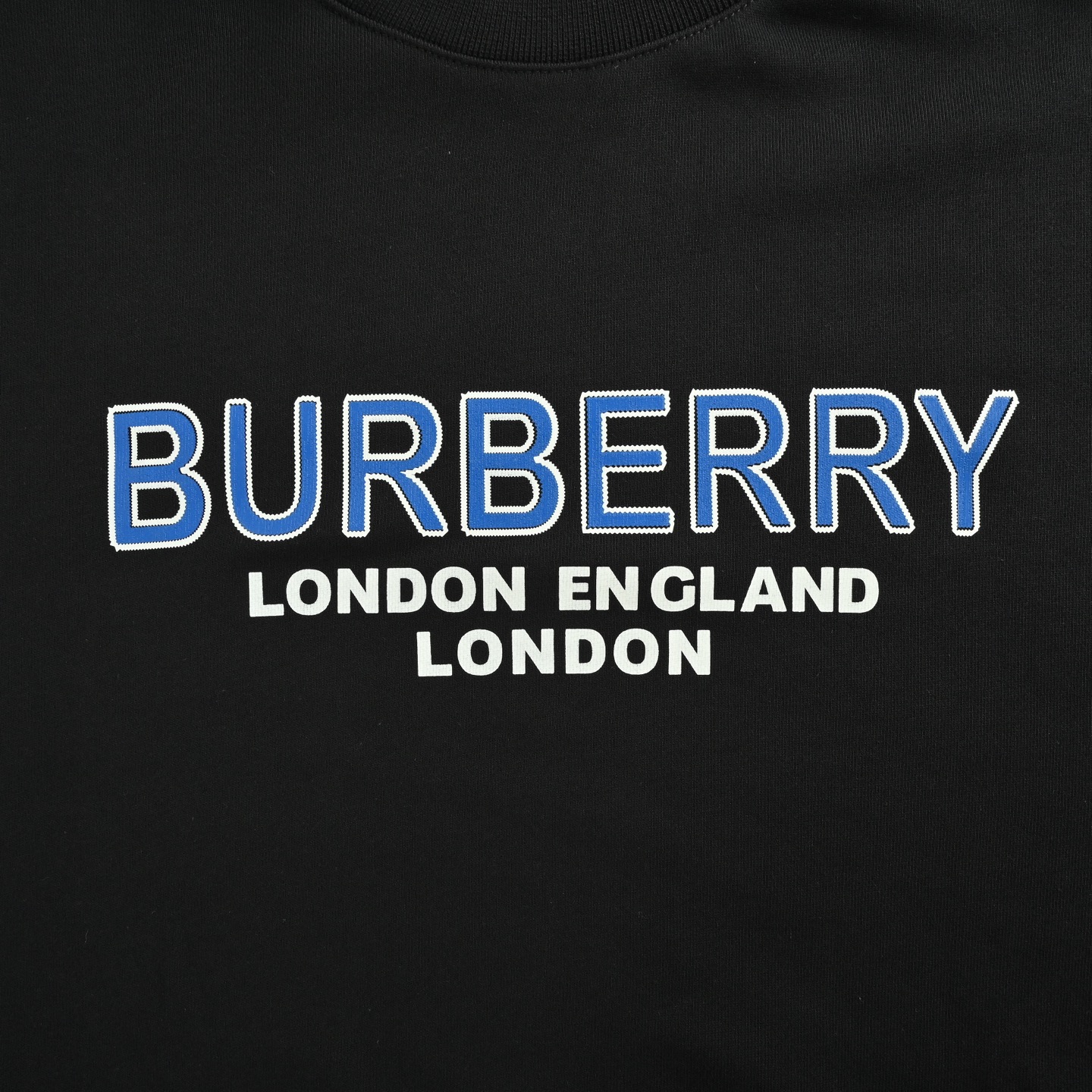 Burberry/巴宝莉 25Fw 描边字母圆领卫衣-High Quatity Cheap Brand wholesale wholesaler seller Clothes Bags handbags Sneakers Top Fashion Clothing Shoes from China Factory Chinese suppliers best Quality Beautiful Price Burberry/巴宝莉 25Fw 描边字母圆领卫衣