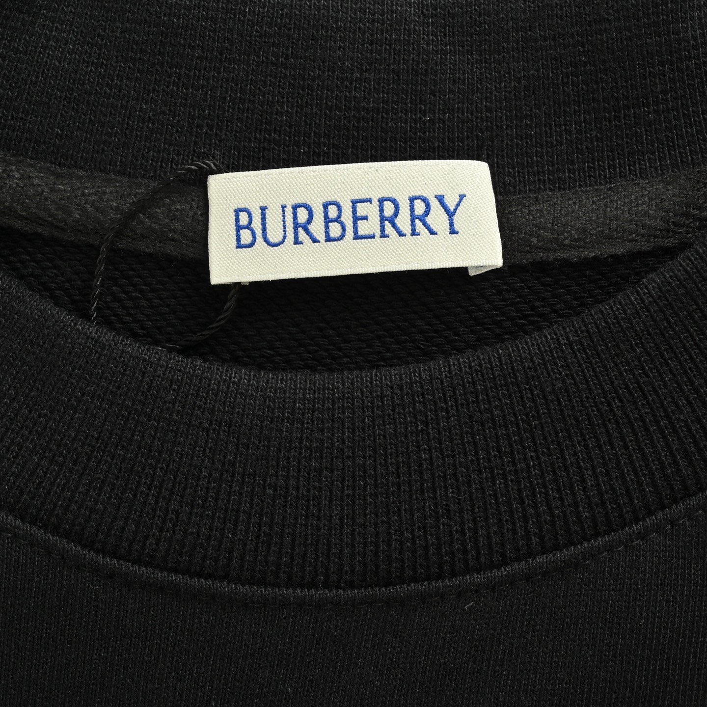 Burberry/巴宝莉 25Fw 描边字母圆领卫衣-High Quatity Cheap Brand wholesale wholesaler seller Clothes Bags handbags Sneakers Top Fashion Clothing Shoes from China Factory Chinese suppliers best Quality Beautiful Price Burberry/巴宝莉 25Fw 描边字母圆领卫衣