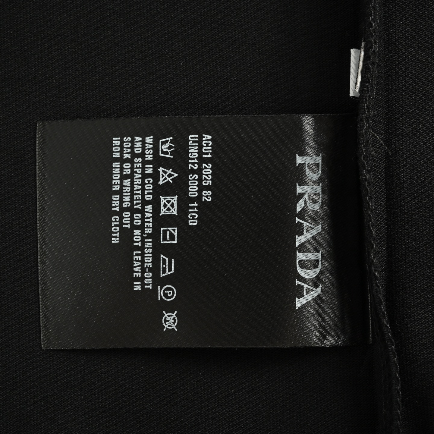 Prada/普拉达 红色硅胶饰条口袋刺绣短袖
