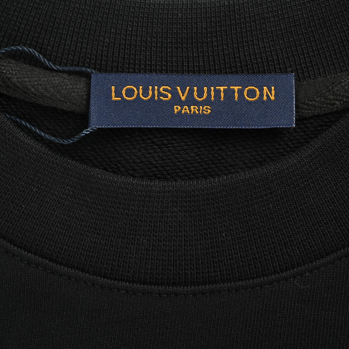 Louis Vuitton/路易威登 25Fw 植绒字母logo圆领卫衣-High Quatity Cheap Brand wholesale wholesaler seller Clothes Bags handbags Sneakers Top Fashion Clothing Shoes from China Factory Chinese suppliers best Quality Beautiful Price Louis Vuitton/路易威登 25Fw 植绒字母logo圆领卫衣