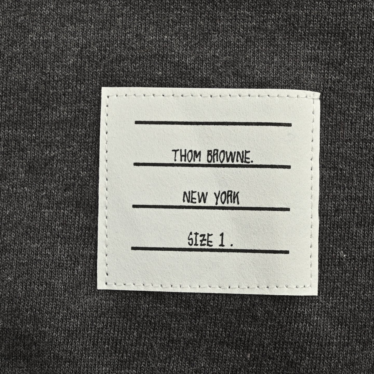 Thom Browne/汤姆布朗 经典色织圆领卫衣 领口三角单独横机摇-High Quatity Cheap Brand wholesale wholesaler seller Clothes Bags handbags Sneakers Top Fashion Clothing Shoes from China Factory Chinese suppliers best Quality Beautiful Price Thom Browne/汤姆布朗 经典色织圆领卫衣 领口三角单独横机摇