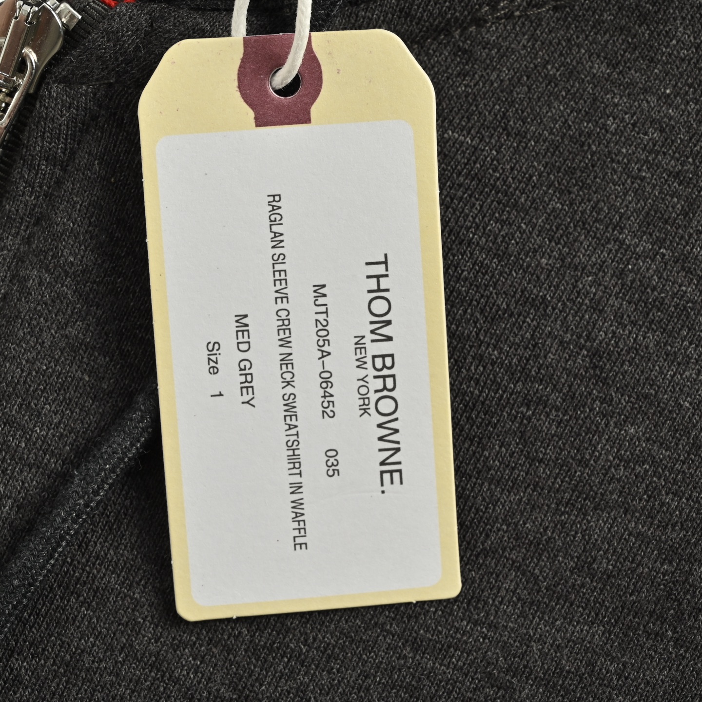 Thom Browne/汤姆布朗 经典色织拉链外套 领口三角单独横机摇-High Quatity Cheap Brand wholesale wholesaler seller Clothes Bags handbags Sneakers Top Fashion Clothing Shoes from China Factory Chinese suppliers best Quality Beautiful Price Thom Browne/汤姆布朗 经典色织拉链外套 领口三角单独横机摇