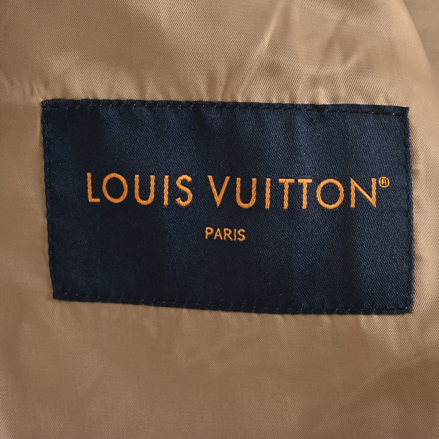 Louis Vuitton/路易威登 卡其口袋棉质帆布工装束腰夹克外套-High Quatity Cheap Brand wholesale wholesaler seller Clothes Bags handbags Sneakers Top Fashion Clothing Shoes from China Factory Chinese suppliers best Quality Beautiful Price Louis Vuitton/路易威登 卡其口袋棉质帆布工装束腰夹克外套