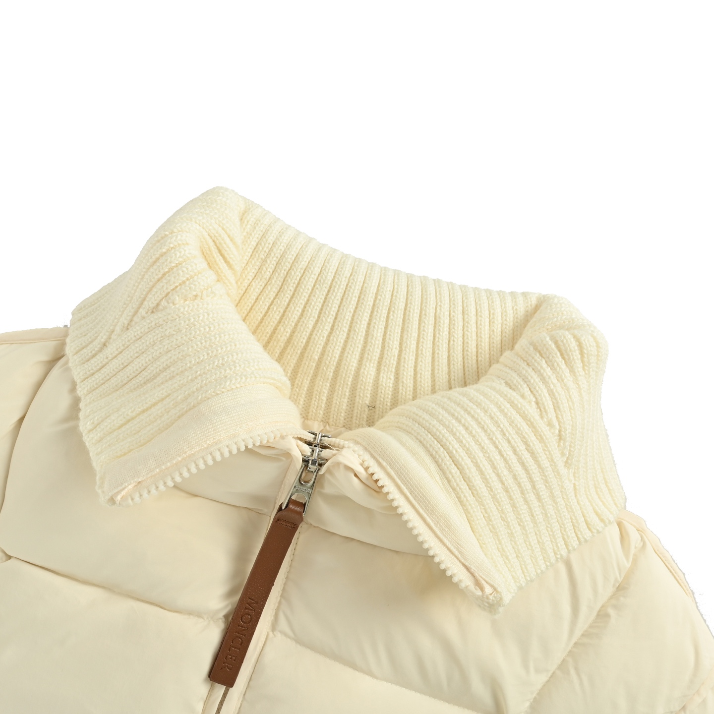 Moncler/蒙口 针织拼接假两件羽绒服 白雪公主 Moncler Jadeite/蒙口24年新款女拼接假二件短款羽绒服 Moncler/蒙口 针织拼接假两件羽绒服 白雪公主 Moncler Jadeite/蒙口24年新款女拼接假二件短款羽绒服