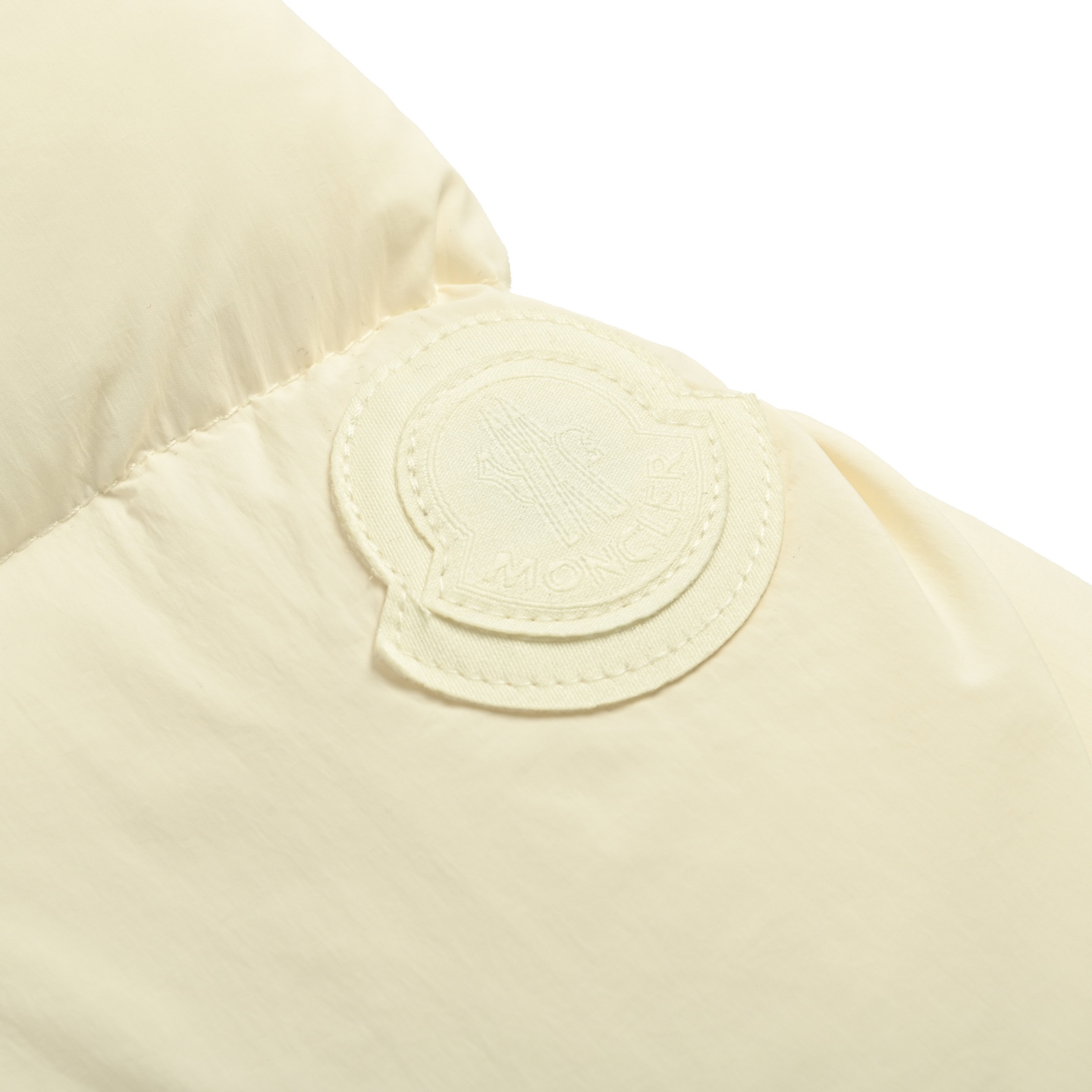 Moncler/蒙口 针织拼接假两件羽绒服 白雪公主 Moncler Jadeite/蒙口24年新款女拼接假二件短款羽绒服 Moncler/蒙口 针织拼接假两件羽绒服 白雪公主 Moncler Jadeite/蒙口24年新款女拼接假二件短款羽绒服