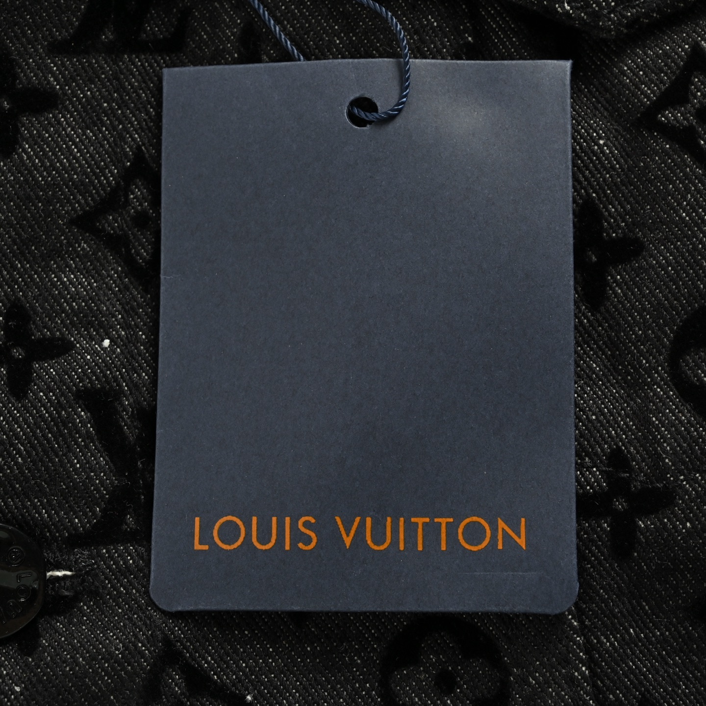 Louis Vuitton/路易威登 logo字母植绒牛仔外套-High Quatity Cheap Brand wholesale wholesaler seller Clothes Bags handbags Sneakers Top Fashion Clothing Shoes from China Factory Chinese suppliers best Quality Beautiful Price Louis Vuitton/路易威登 logo字母植绒牛仔外套