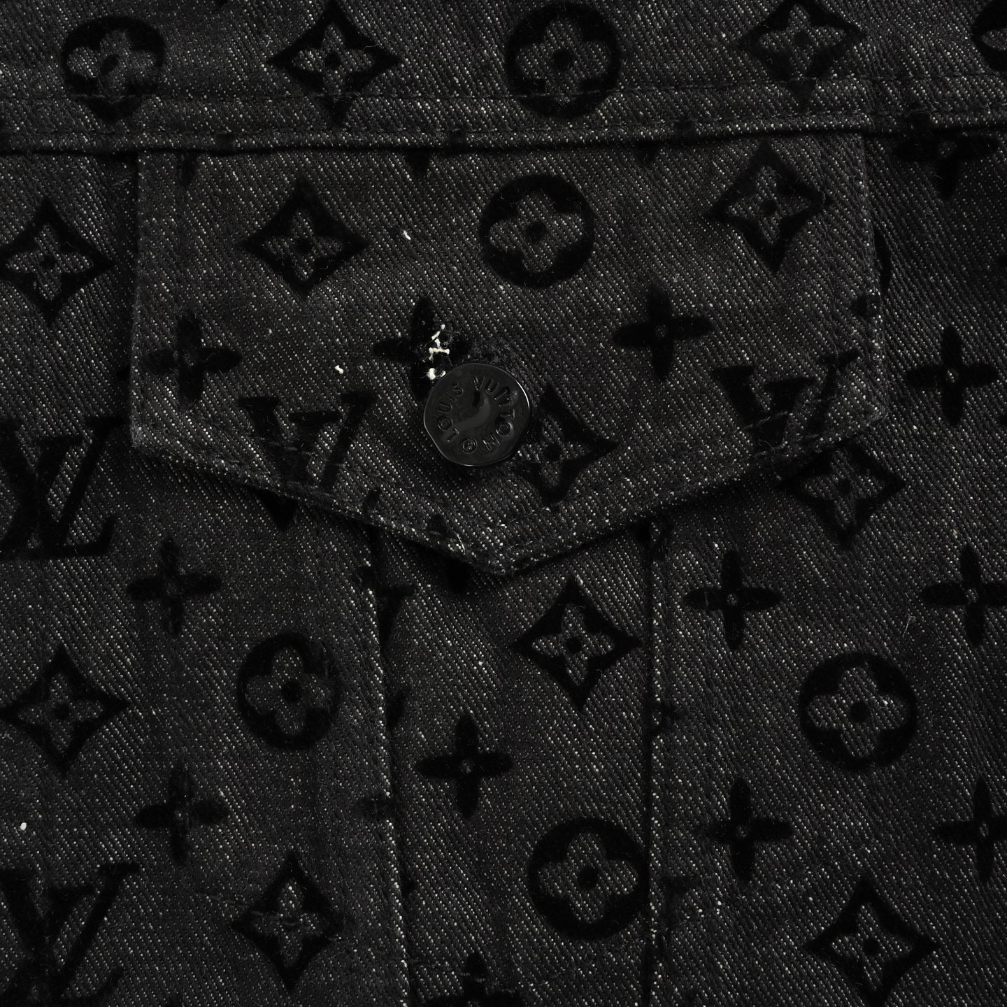 Louis Vuitton/路易威登 logo字母植绒牛仔外套-High Quatity Cheap Brand wholesale wholesaler seller Clothes Bags handbags Sneakers Top Fashion Clothing Shoes from China Factory Chinese suppliers best Quality Beautiful Price Louis Vuitton/路易威登 logo字母植绒牛仔外套