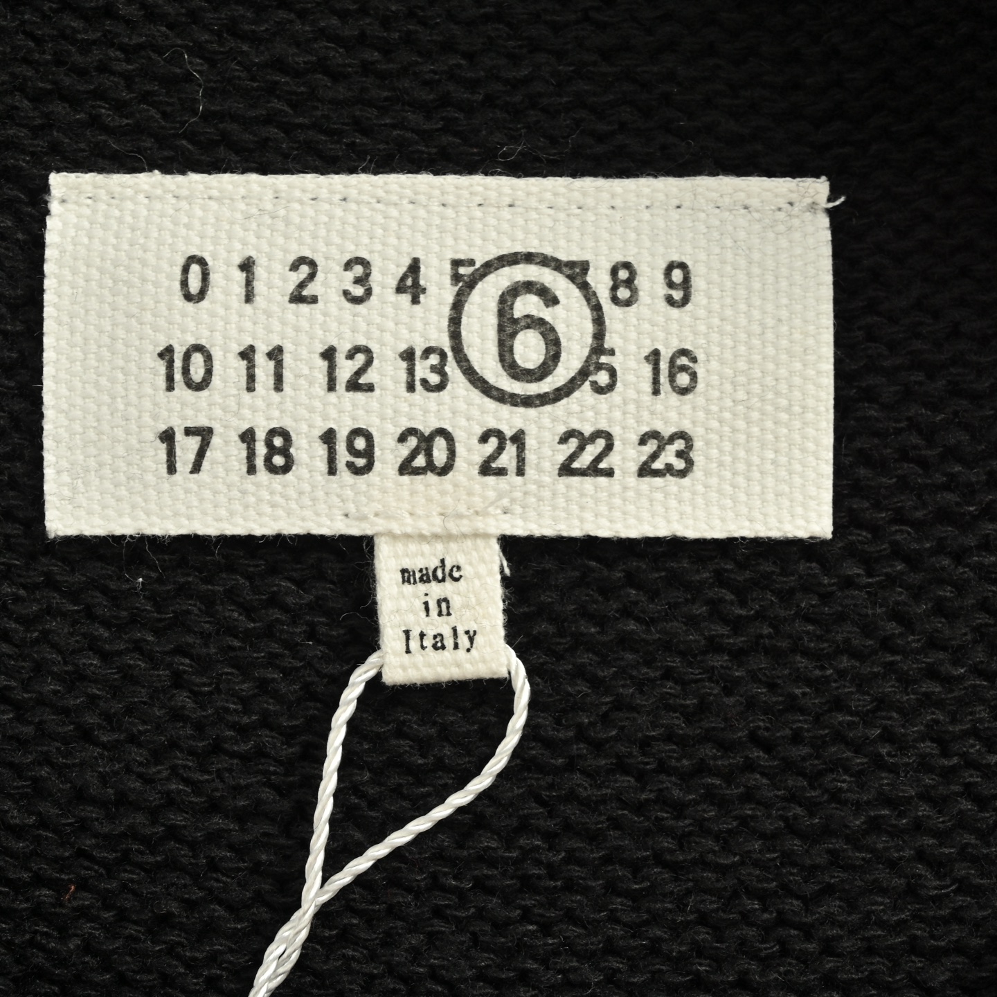 Maison Margiela/马吉拉 25Fw 胶带数字标圆领毛衣-High Quatity Cheap Brand wholesale wholesaler seller Clothes Bags handbags Sneakers Top Fashion Clothing Shoes from China Factory Chinese suppliers best Quality Beautiful Price Maison Margiela/马吉拉 25Fw 胶带数字标圆领毛衣