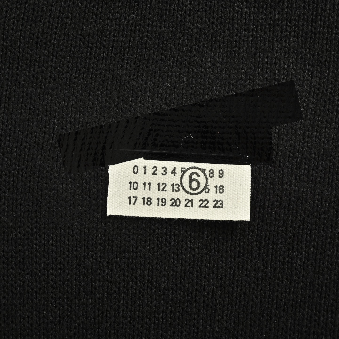 Maison Margiela/马吉拉 25Fw 胶带数字标圆领毛衣-High Quatity Cheap Brand wholesale wholesaler seller Clothes Bags handbags Sneakers Top Fashion Clothing Shoes from China Factory Chinese suppliers best Quality Beautiful Price Maison Margiela/马吉拉 25Fw 胶带数字标圆领毛衣