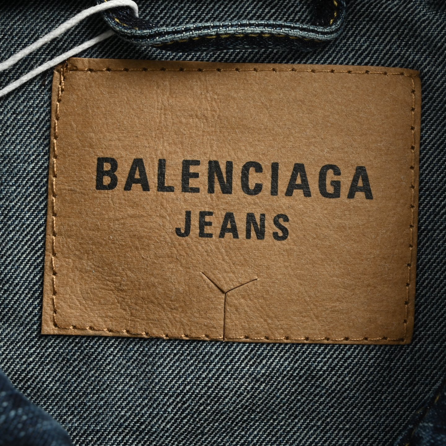 Balenciaga/巴黎世家 25Fw 情人节爱心牛仔夹克外套-High Quatity Cheap Brand wholesale wholesaler seller Clothes Bags handbags Sneakers Top Fashion Clothing Shoes from China Factory Chinese suppliers best Quality Beautiful Price Balenciaga/巴黎世家 25Fw 情人节爱心牛仔夹克外套