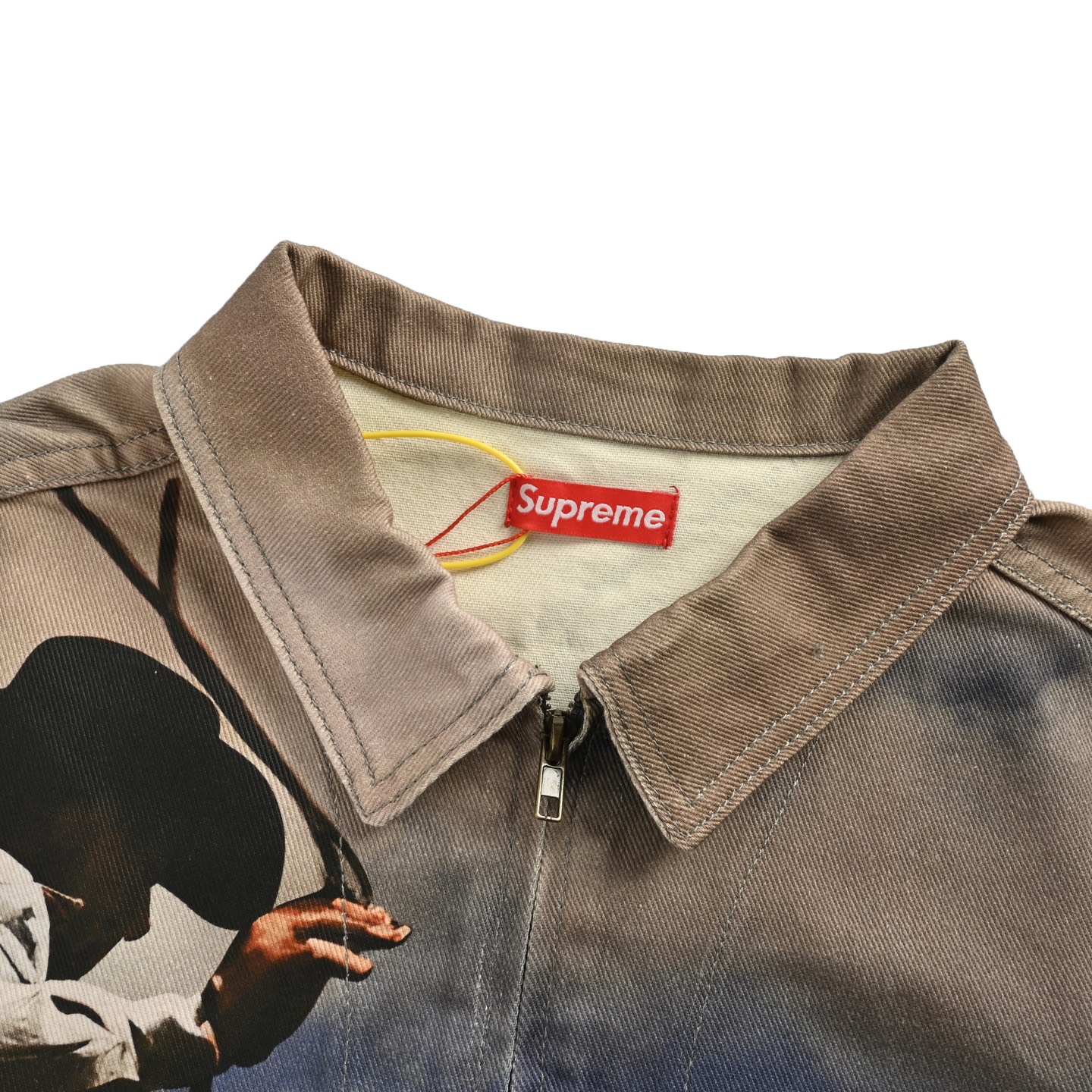 Supreme 西部牛仔夹克外套 融合了经典单宁设计与艺术家的独特视觉风格 Supreme 西部牛仔夹克外套 融合了经典单宁设计与艺术家的独特视觉风格