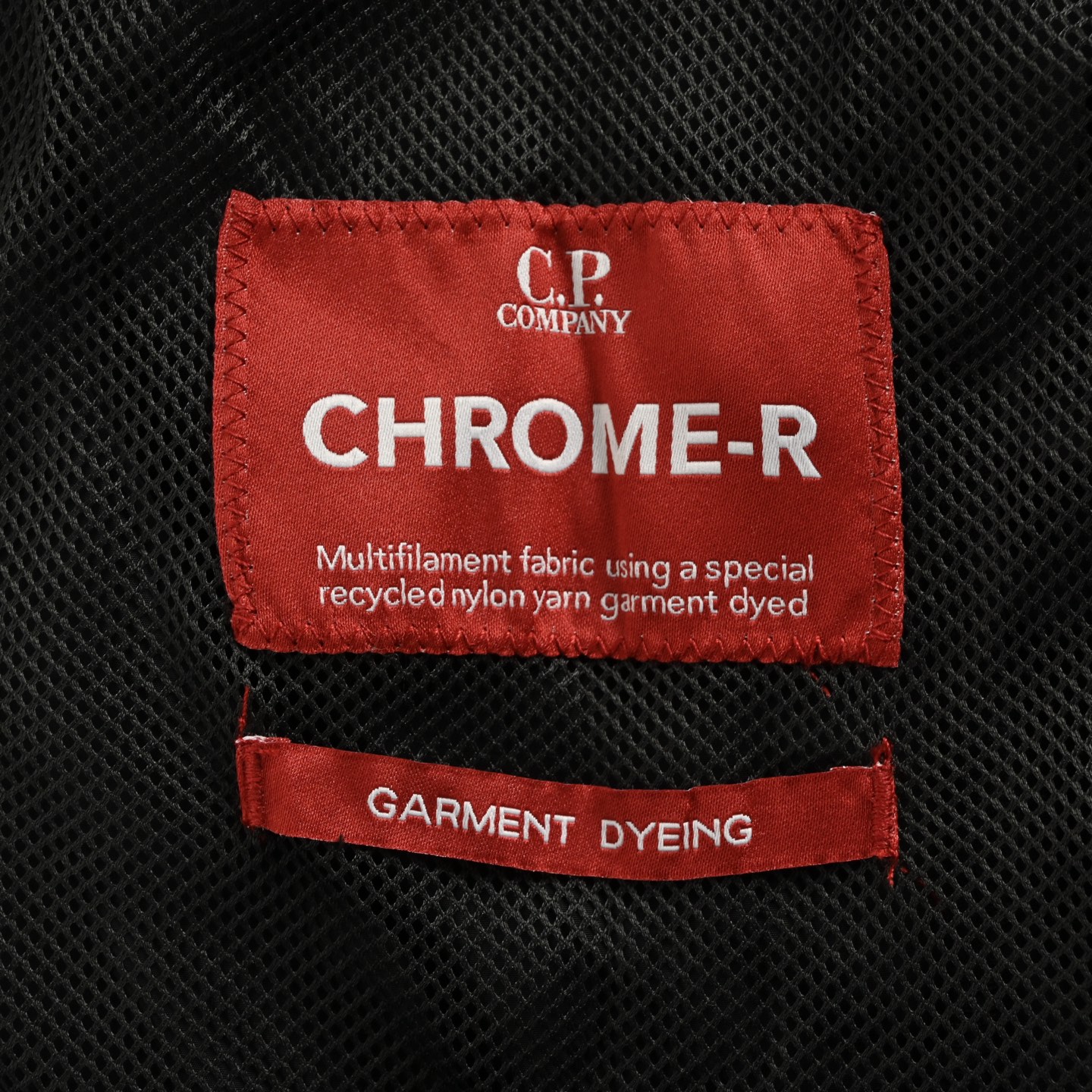 C.P 55Fw 金属尼龙褶皱连帽外套-High Quatity Cheap Brand wholesale wholesaler seller Clothes Bags handbags Sneakers Top Fashion Clothing Shoes from China Factory Chinese suppliers best Quality Beautiful Price C.P 55Fw 金属尼龙褶皱连帽外套