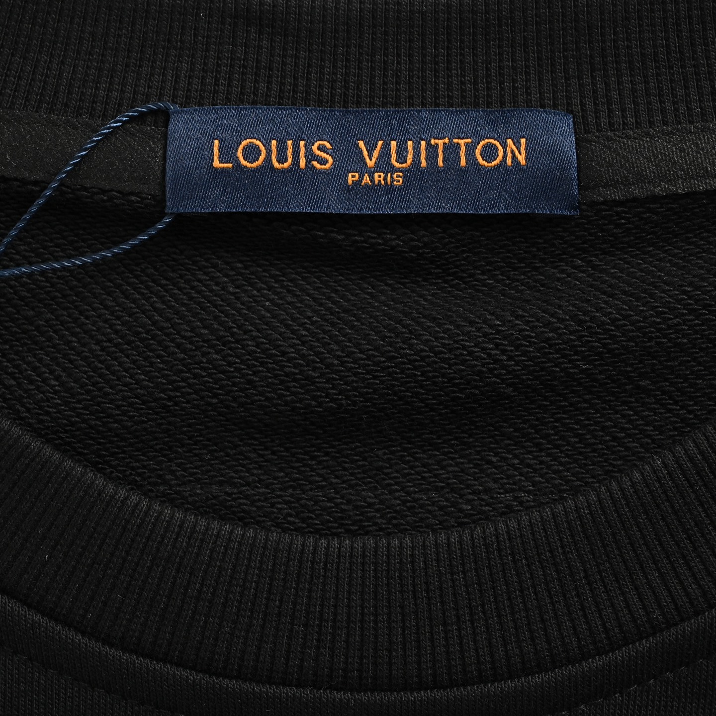 Louis Vuitton/路易威登 25Fw 菲董小标刺绣圆领卫衣-High Quatity Cheap Brand wholesale wholesaler seller Clothes Bags handbags Sneakers Top Fashion Clothing Shoes from China Factory Chinese suppliers best Quality Beautiful Price Louis Vuitton/路易威登 25Fw 菲董小标刺绣圆领卫衣
