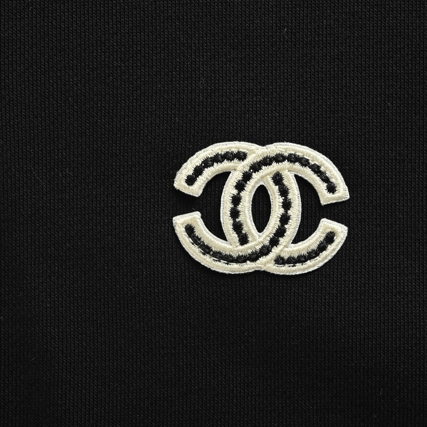 Chanel/香奈儿 25Fw 刺绣小标圆领卫衣-High Quatity Cheap Brand wholesale wholesaler seller Clothes Bags handbags Sneakers Top Fashion Clothing Shoes from China Factory Chinese suppliers best Quality Beautiful Price Chanel/香奈儿 25Fw 刺绣小标圆领卫衣