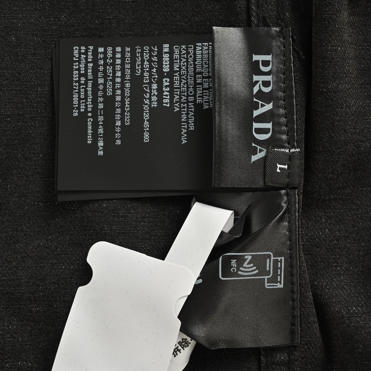 Prada/普拉达 经典纯色水洗圆领牛仔外套-High Quatity Cheap Brand wholesale wholesaler seller Clothes Bags handbags Sneakers Top Fashion Clothing Shoes from China Factory Chinese suppliers best Quality Beautiful Price Prada/普拉达 经典纯色水洗圆领牛仔外套