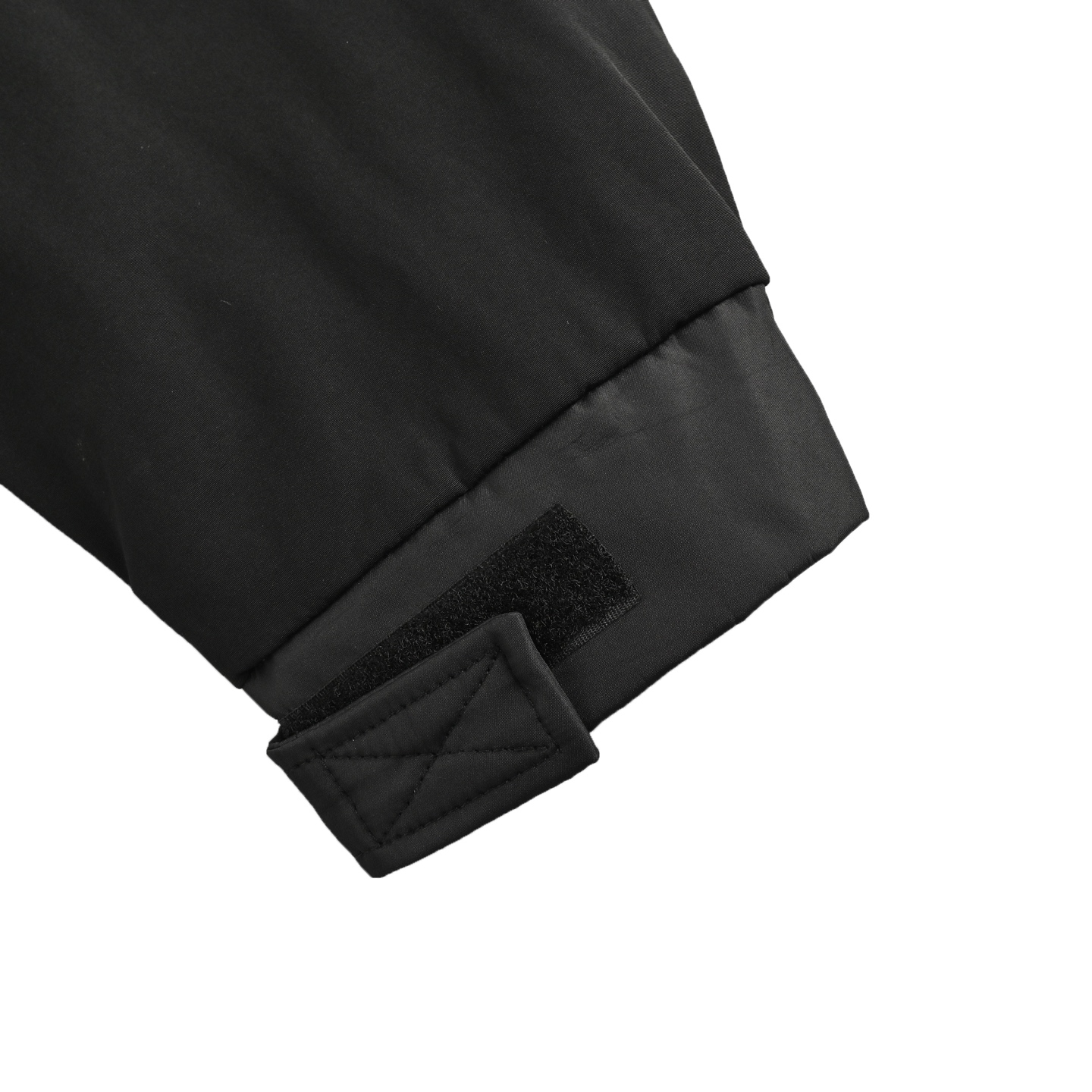 Prada/普拉达 字母徽标半拉链连帽外套-High Quatity Cheap Brand wholesale wholesaler seller Clothes Bags handbags Sneakers Top Fashion Clothing Shoes from China Factory Chinese suppliers best Quality Beautiful Price Prada/普拉达 字母徽标半拉链连帽外套