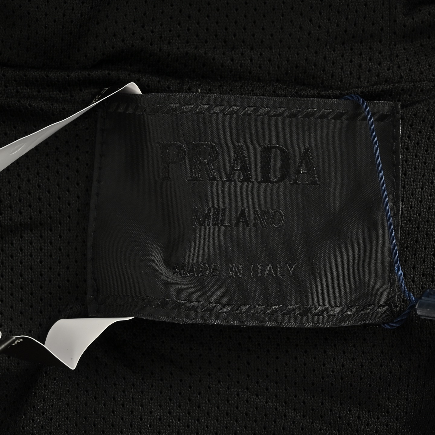 Prada/普拉达 字母徽标半拉链连帽外套-High Quatity Cheap Brand wholesale wholesaler seller Clothes Bags handbags Sneakers Top Fashion Clothing Shoes from China Factory Chinese suppliers best Quality Beautiful Price Prada/普拉达 字母徽标半拉链连帽外套
