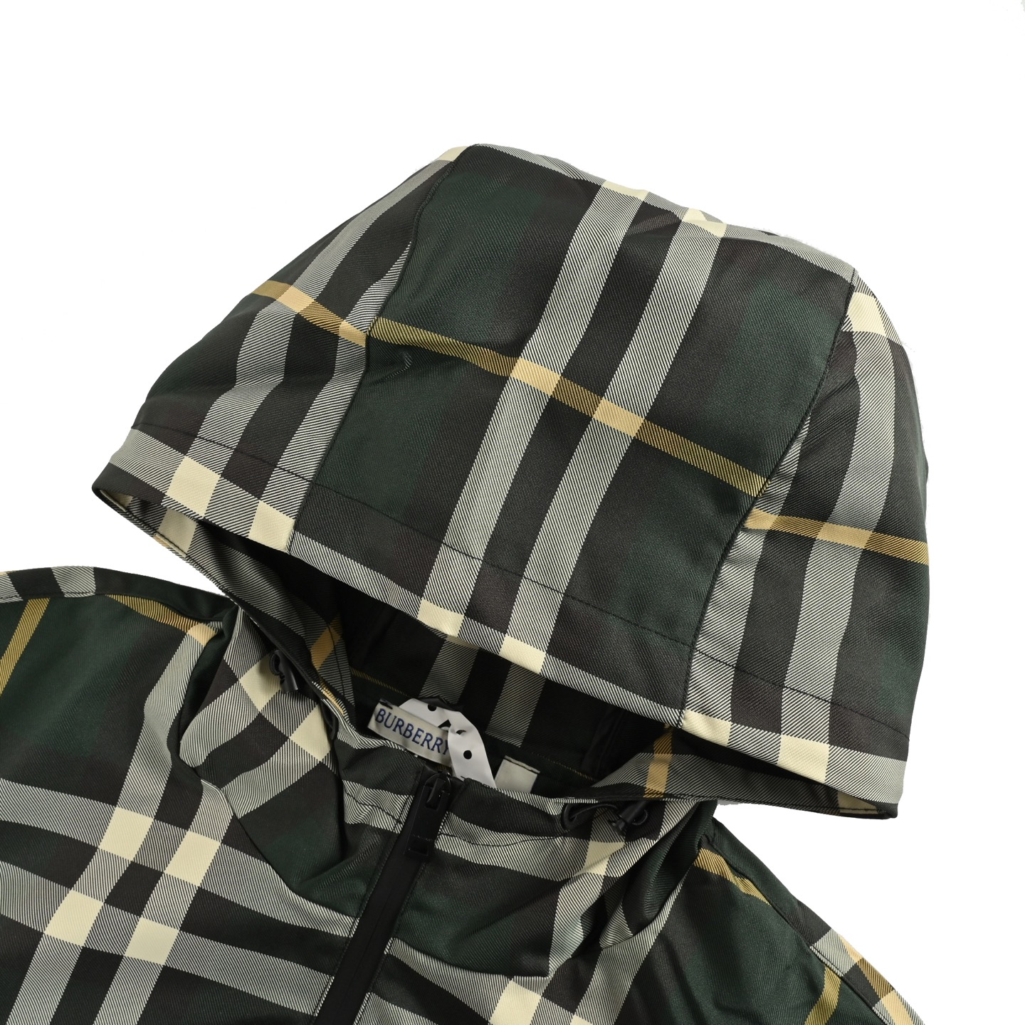 Burberry/巴宝莉 新款格纹战马拉链外套 轻便的连帽外套-High Quatity Cheap Brand wholesale wholesaler seller Clothes Bags handbags Sneakers Top Fashion Clothing Shoes from China Factory Chinese suppliers best Quality Beautiful Price Burberry/巴宝莉 新款格纹战马拉链外套 轻便的连帽外套
