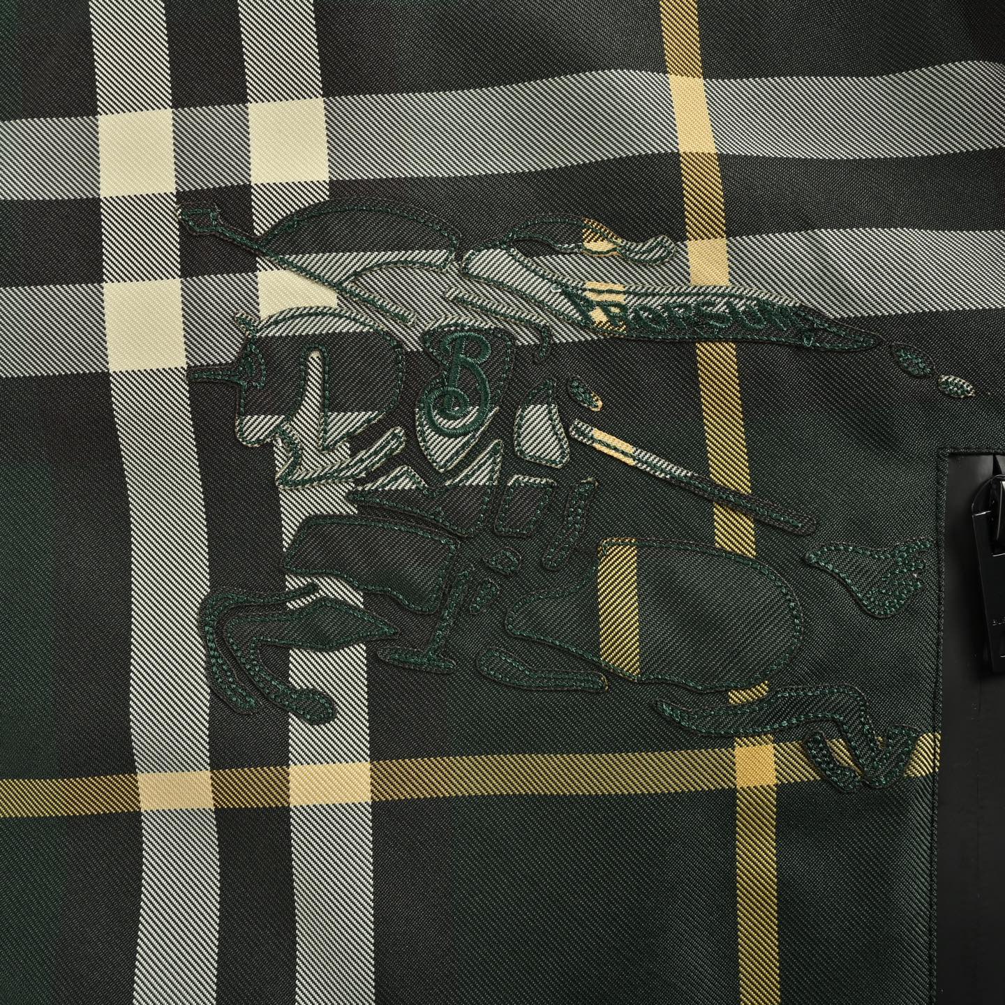 Burberry/巴宝莉 新款格纹战马拉链外套 轻便的连帽外套-High Quatity Cheap Brand wholesale wholesaler seller Clothes Bags handbags Sneakers Top Fashion Clothing Shoes from China Factory Chinese suppliers best Quality Beautiful Price Burberry/巴宝莉 新款格纹战马拉链外套 轻便的连帽外套