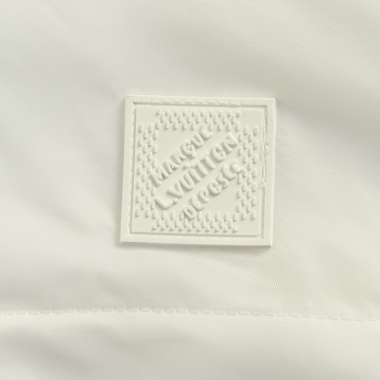 Louis Vuitton/路易威登 单面拼接纯色冲锋衣连帽夹克外套