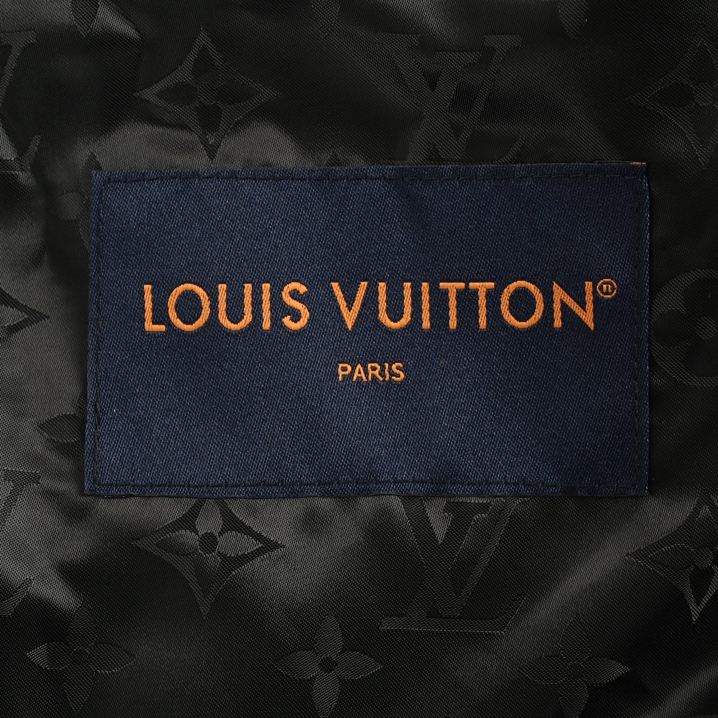 Louis Vuitton/路易威登 单面拼接纯色冲锋衣连帽夹克外套 Louis Vuitton/路易威登 单面拼接纯色冲锋衣连帽夹克外套