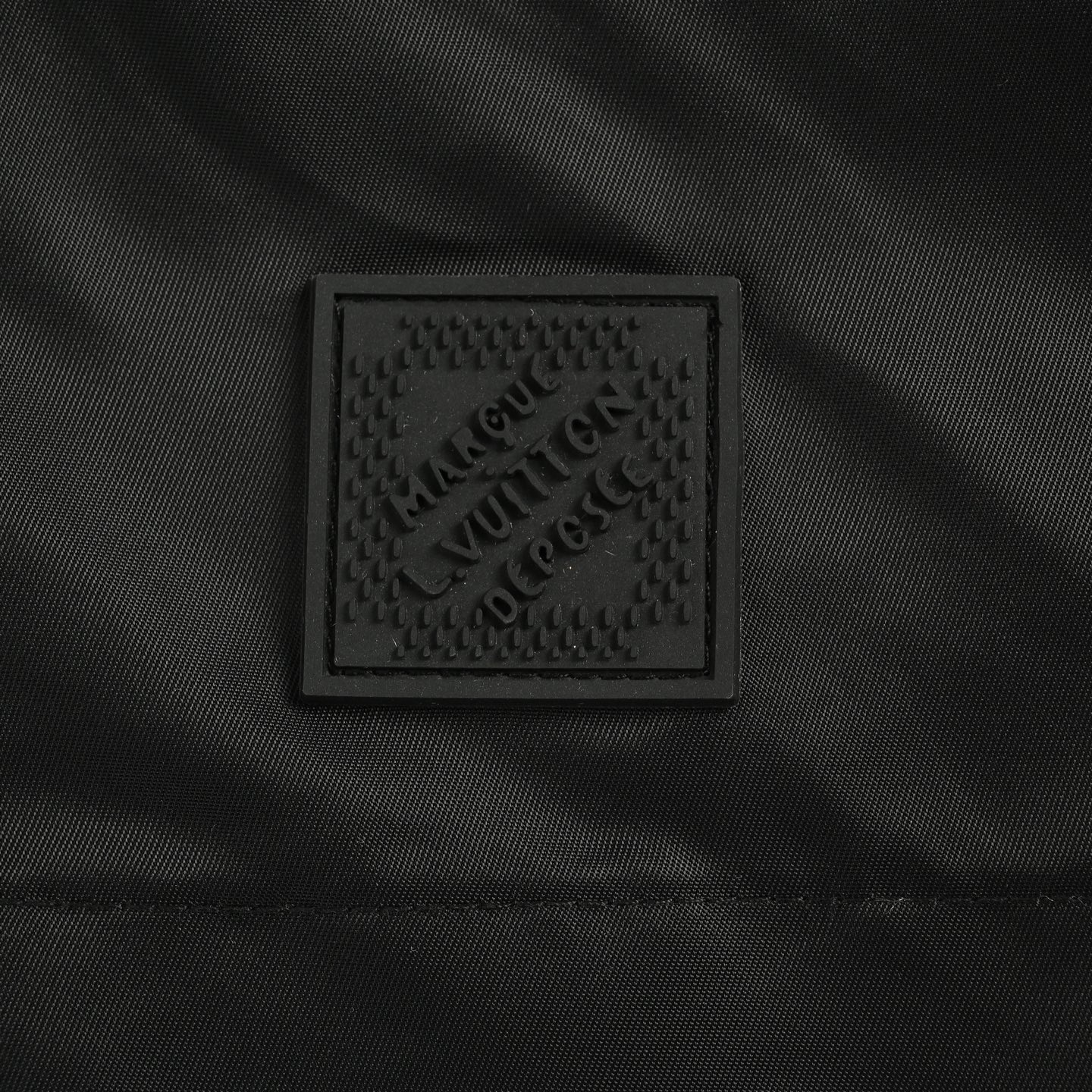 Louis Vuitton/路易威登 单面拼接纯色冲锋衣连帽夹克外套 Louis Vuitton/路易威登 单面拼接纯色冲锋衣连帽夹克外套
