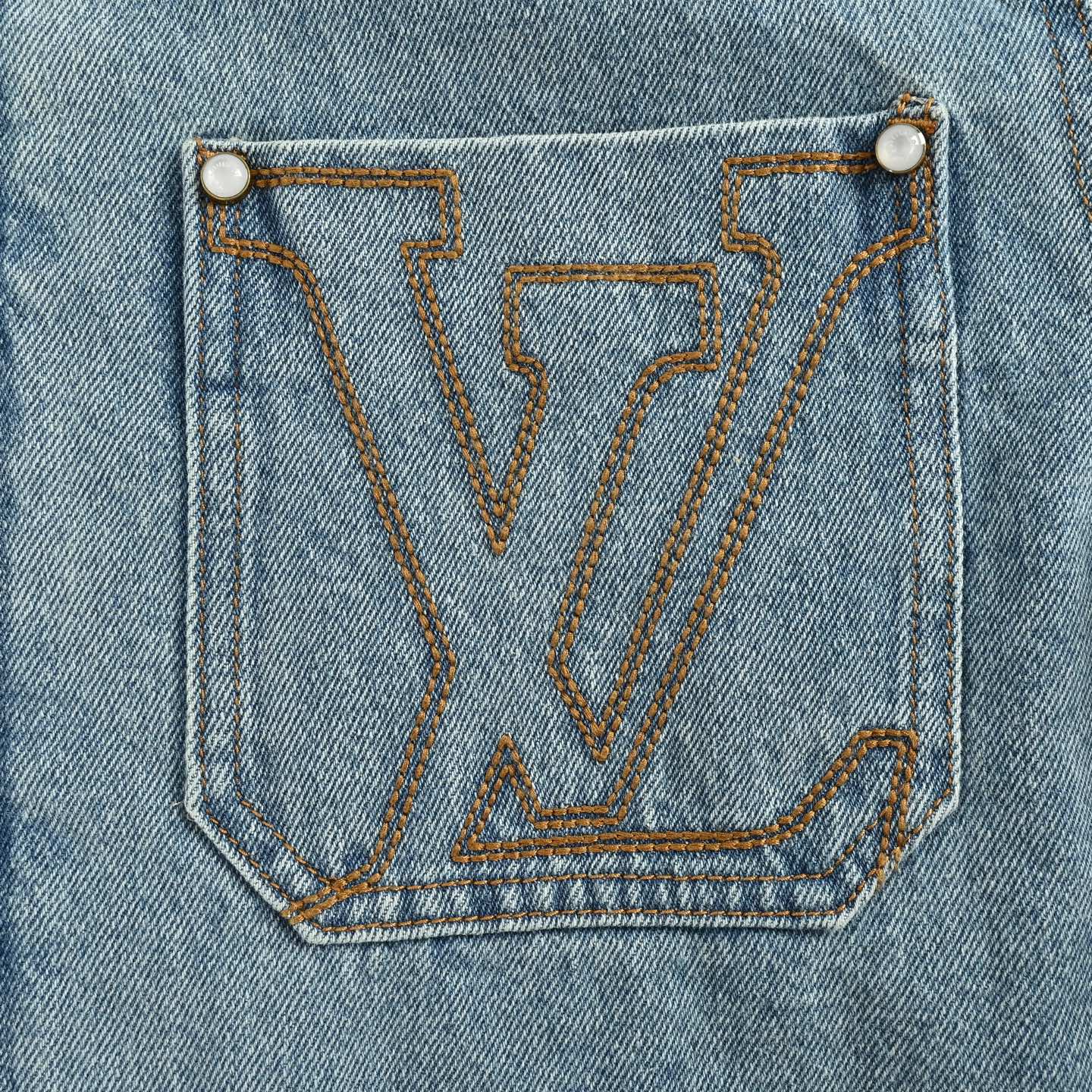 Louis Vuitton/路易威登 口袋刺绣拉链牛仔外套-High Quatity Cheap Brand wholesale wholesaler seller Clothes Bags handbags Sneakers Top Fashion Clothing Shoes from China Factory Chinese suppliers best Quality Beautiful Price Louis Vuitton/路易威登 口袋刺绣拉链牛仔外套