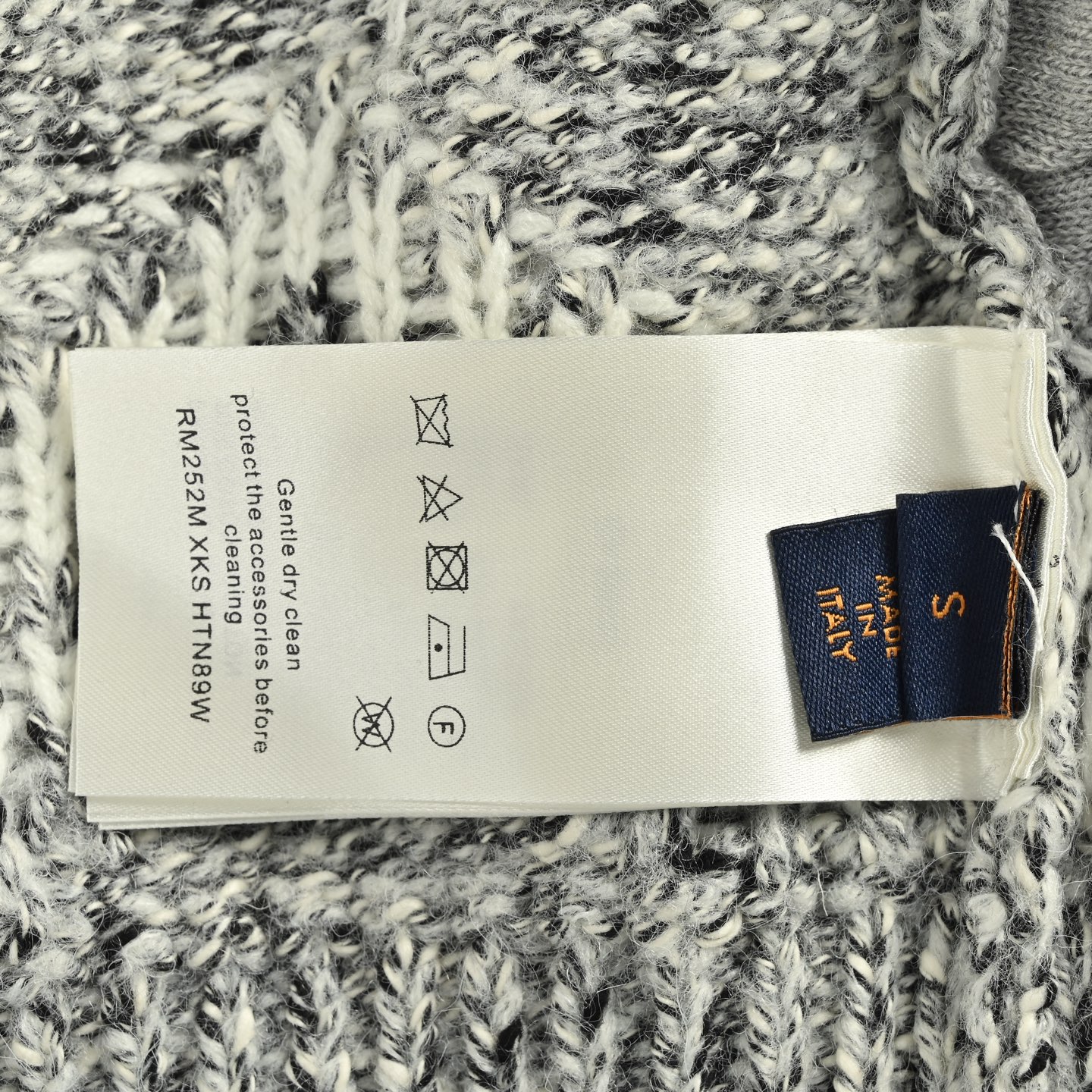 s Vuitton/路易威登 25Fw Nigo联名钓鱼针织外套-Chinese wholesaler seller Clothes Bags handbags wholesale Shoes High Quatity wholesaler seller Cheap Sneakers from China Factory Chinese suppliers china wholesale clothing wholesaler seller s Vuitton/路易威登 25Fw Nigo联名钓鱼针织外套