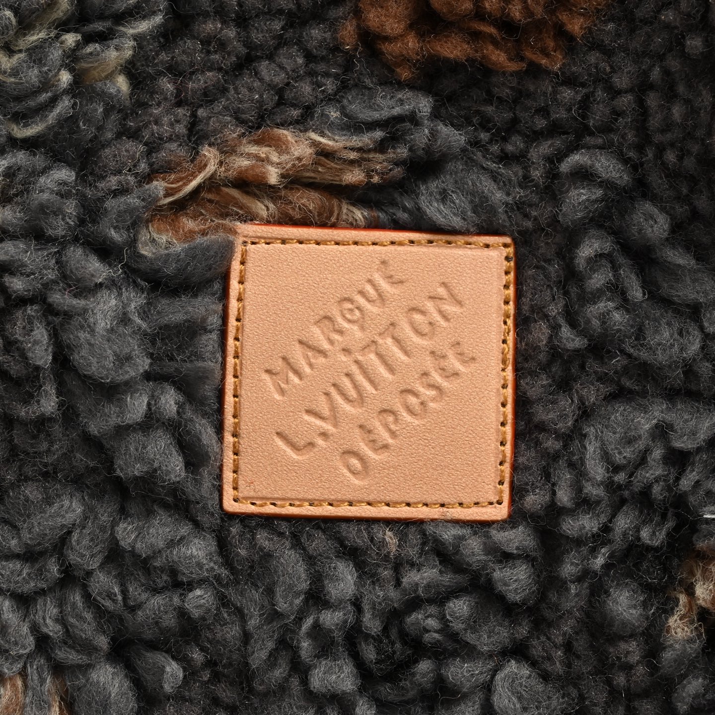 Louis Vuitton/路易威登 25Fw 泰迪摇粒绒双面穿外套 Louis Vuitton/路易威登 25Fw 泰迪摇粒绒双面穿外套