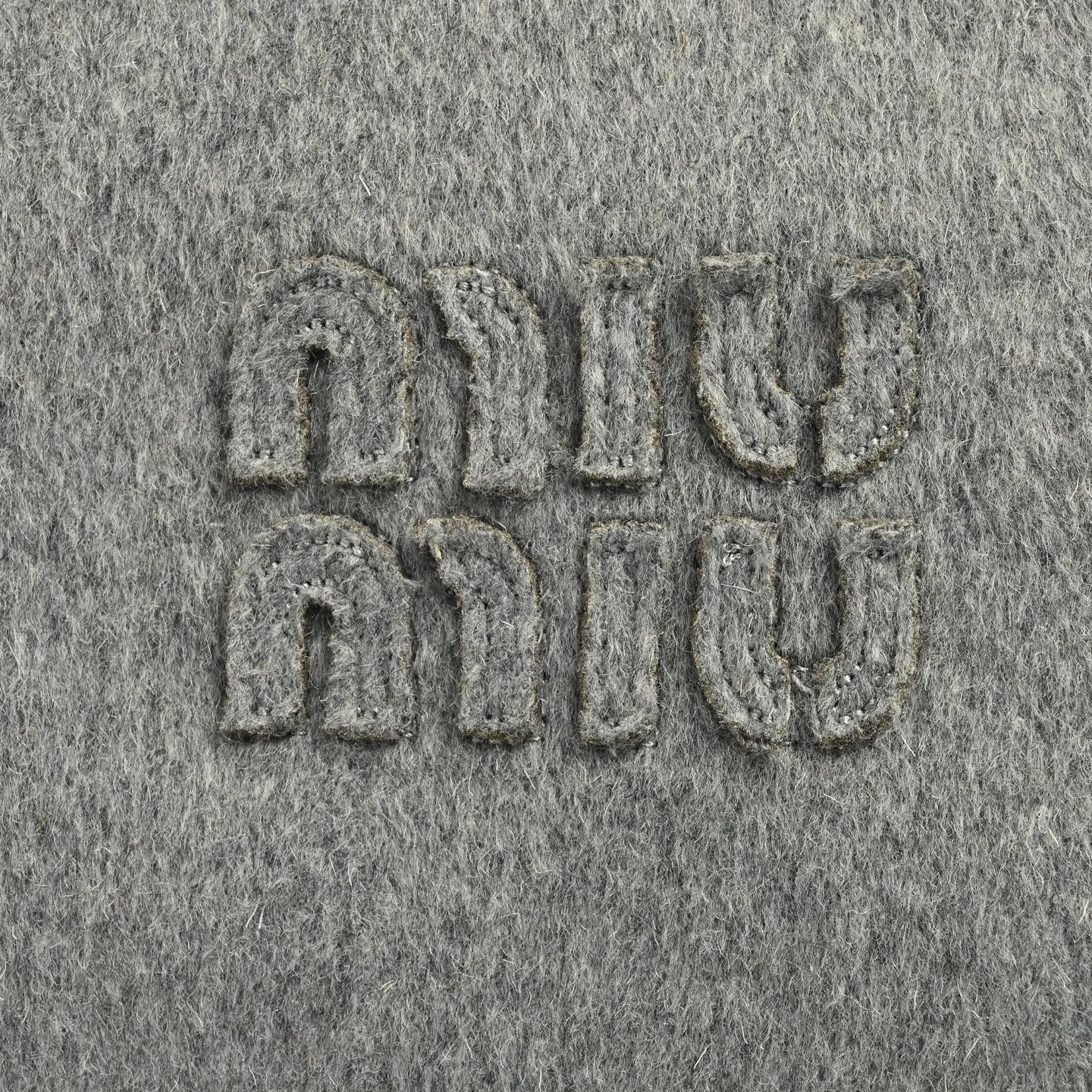 Miu Miu/缪缪 25Fw 刺绣标识拉链羊绒外套 Miu Miu/缪缪 25Fw 刺绣标识拉链羊绒外套