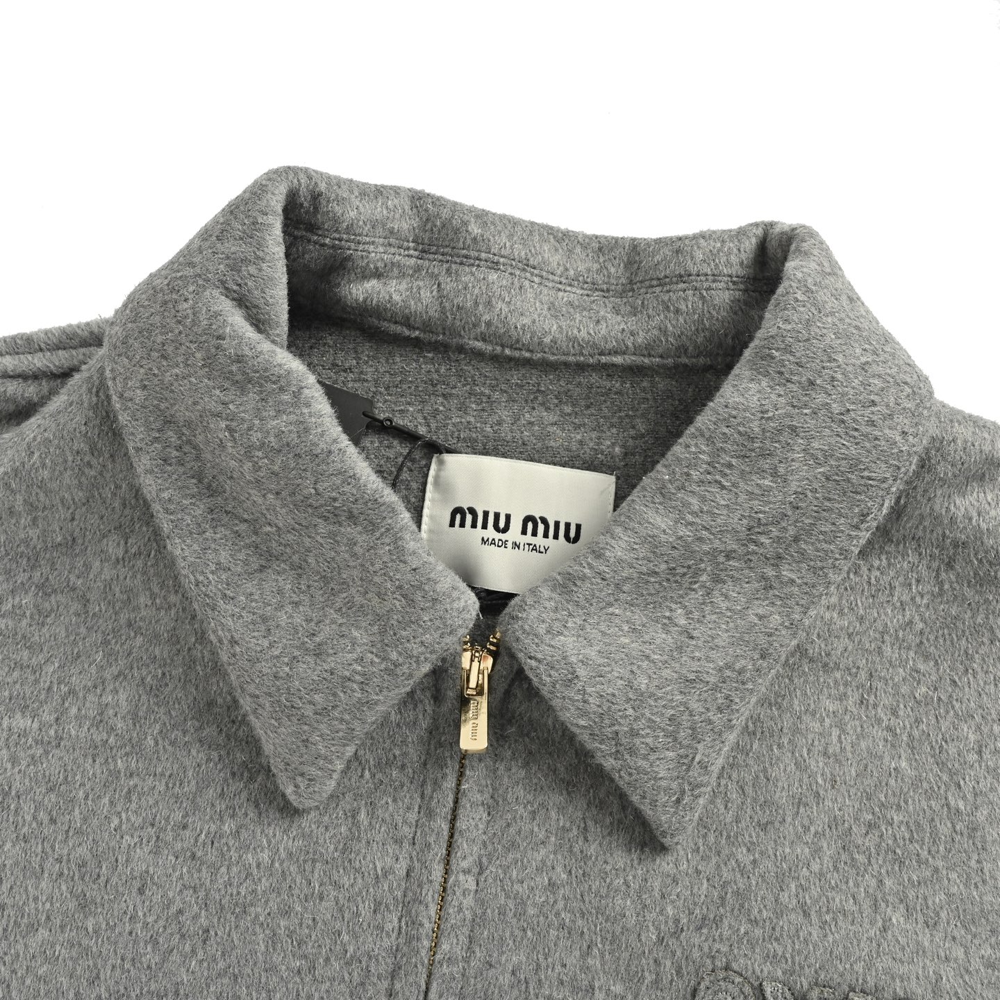 Miu Miu/缪缪 25Fw 刺绣标识拉链羊绒外套 Miu Miu/缪缪 25Fw 刺绣标识拉链羊绒外套