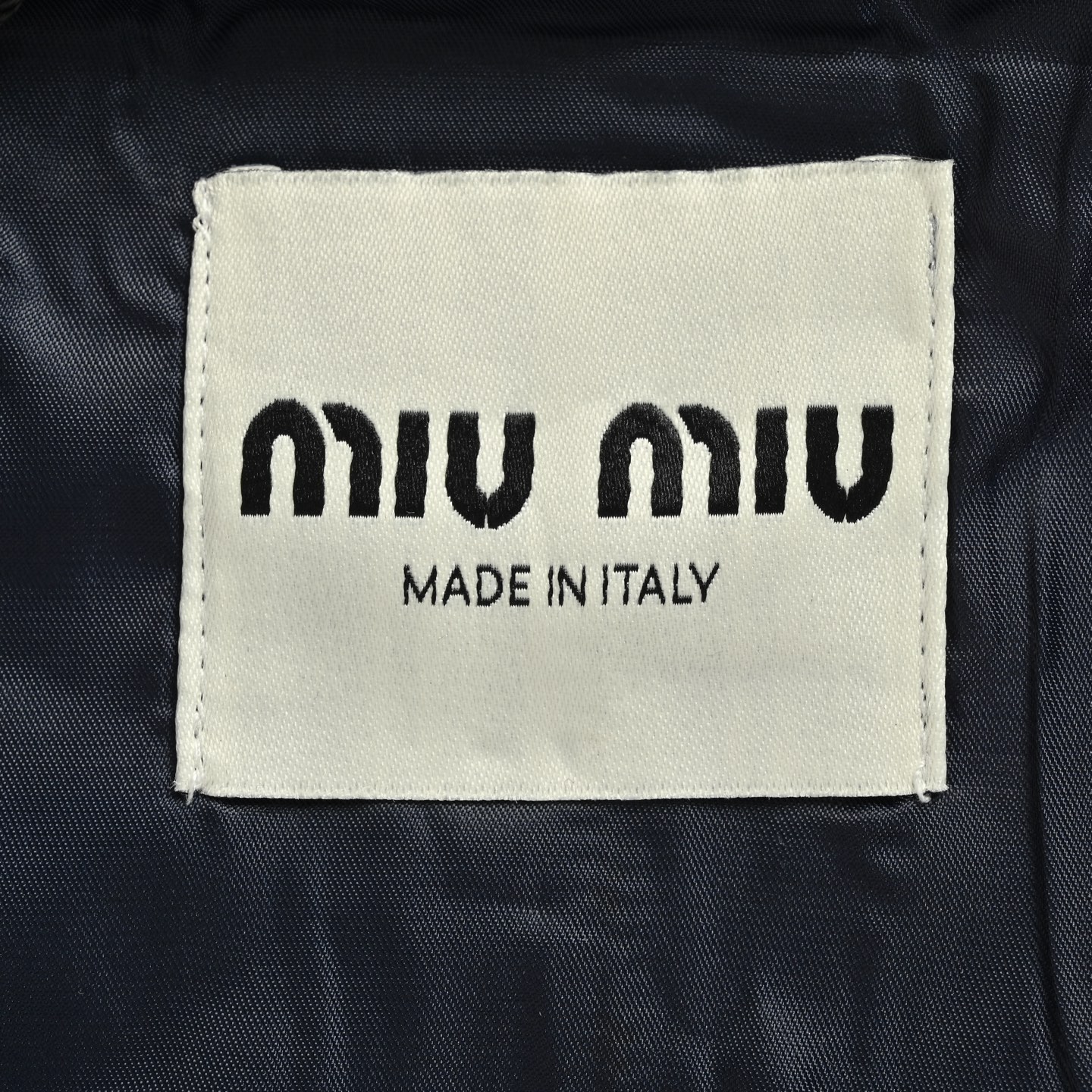 Miu Miu /缪缪 24ss 巴塔维亚高端羊毛夹克 Miu Miu /缪缪 24ss 巴塔维亚高端羊毛夹克